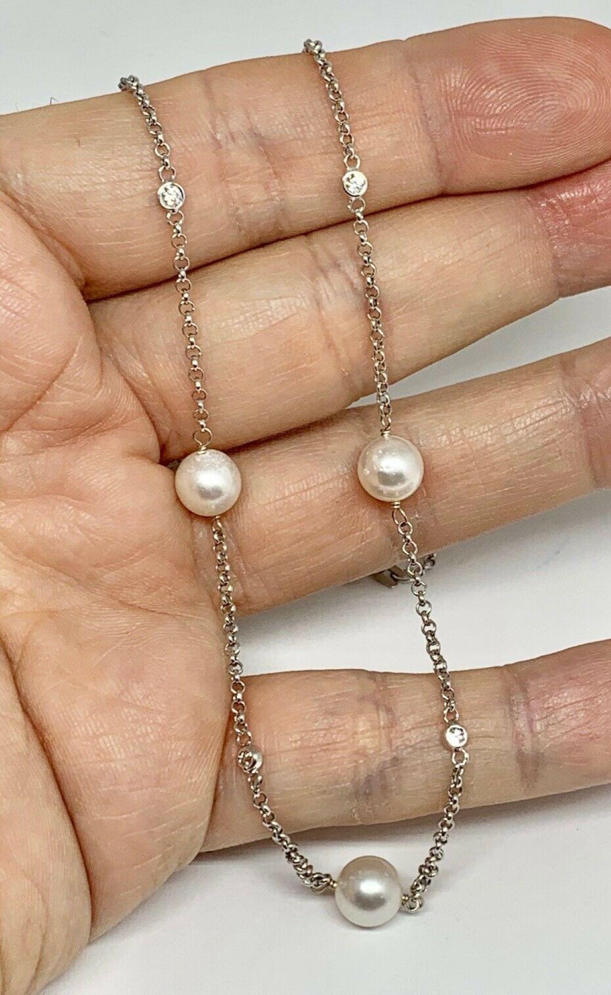 Moderne Collier de perles Akoya en or 14 carats et diamants certifiés en vente