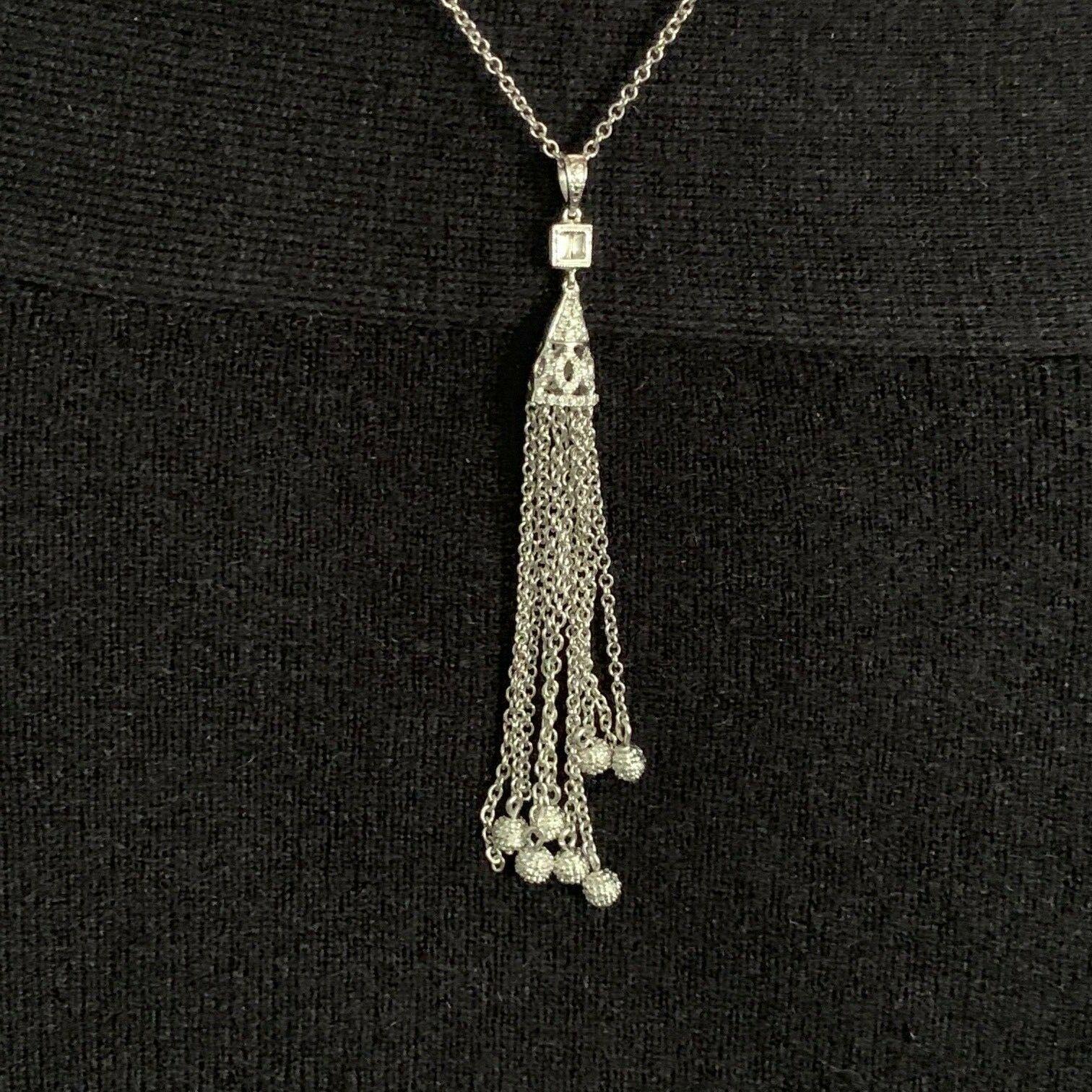 Collana di diamanti e perle Akoya in oro 18 carati Ciondolo con nappe Donna Certificato in vendita 2