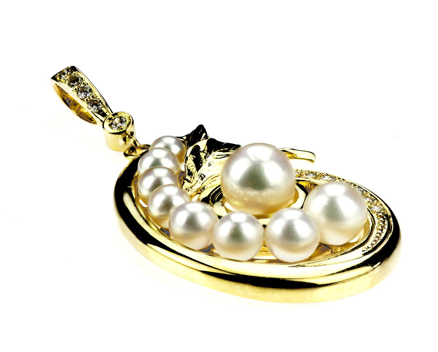 Modern Diamond and Akoya Sea-Water Cultured Pearl Spiral Shell Pendant in 18 Carat Gold For Sale