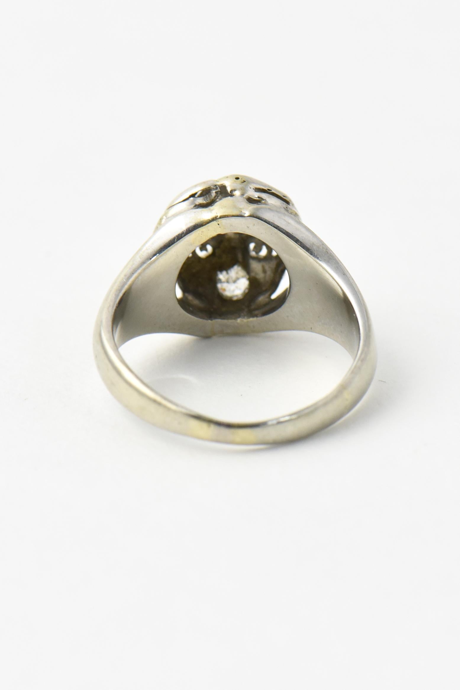 which way does the claddagh ring face