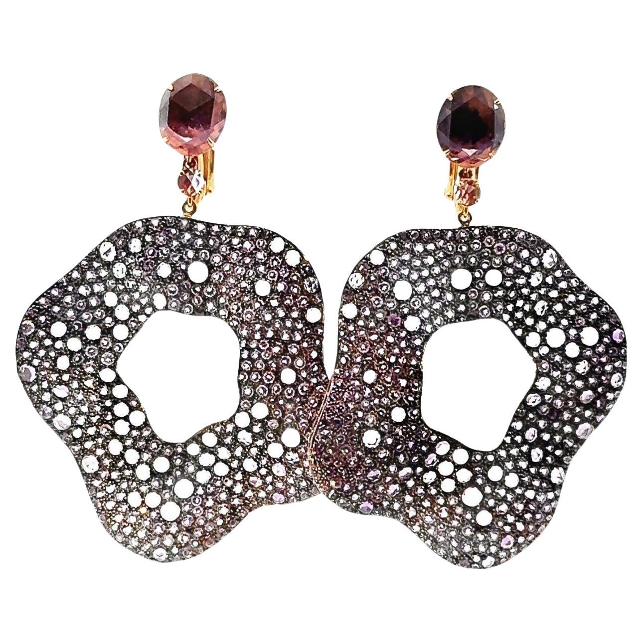 Boucles d'oreilles pendantes en or rose et blanc 18k avec diamants et améthystes