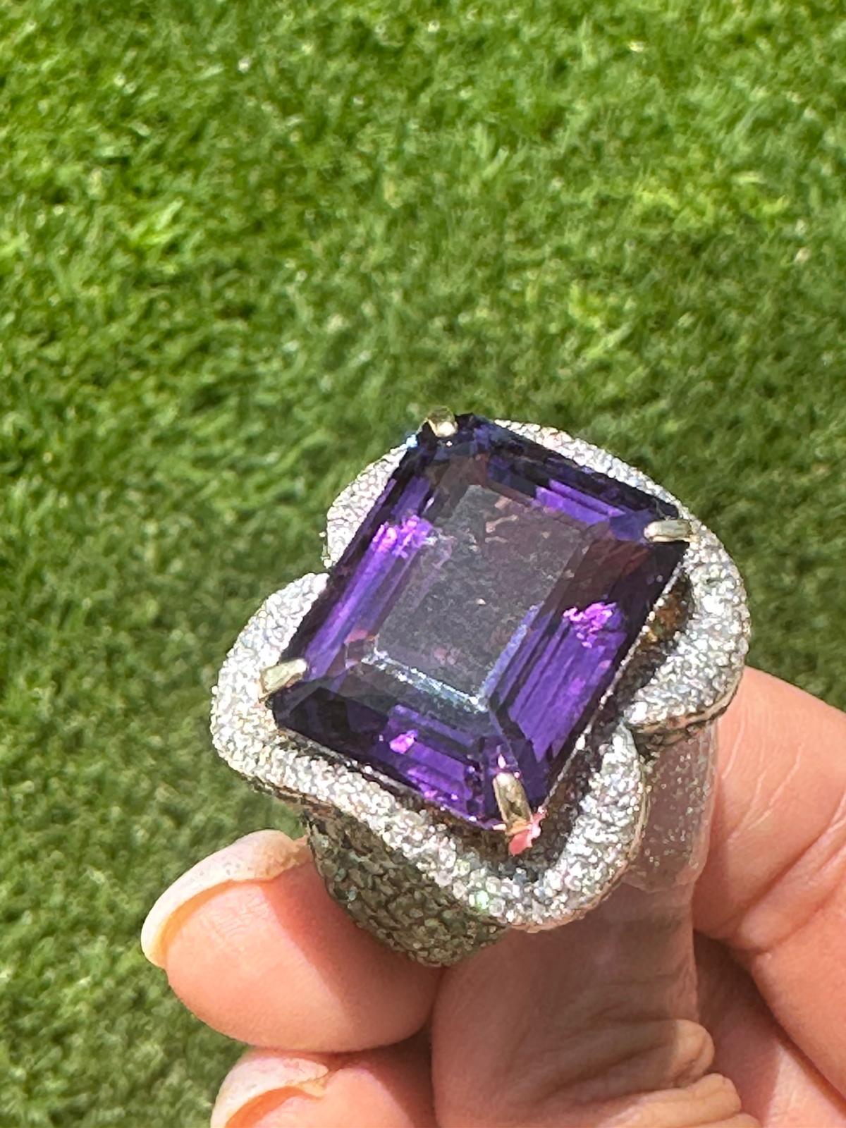 Anello con diamante e ametista e tsavorite, anello cocktail con ametista, anello con tsavorite, diamante in vendita 15
