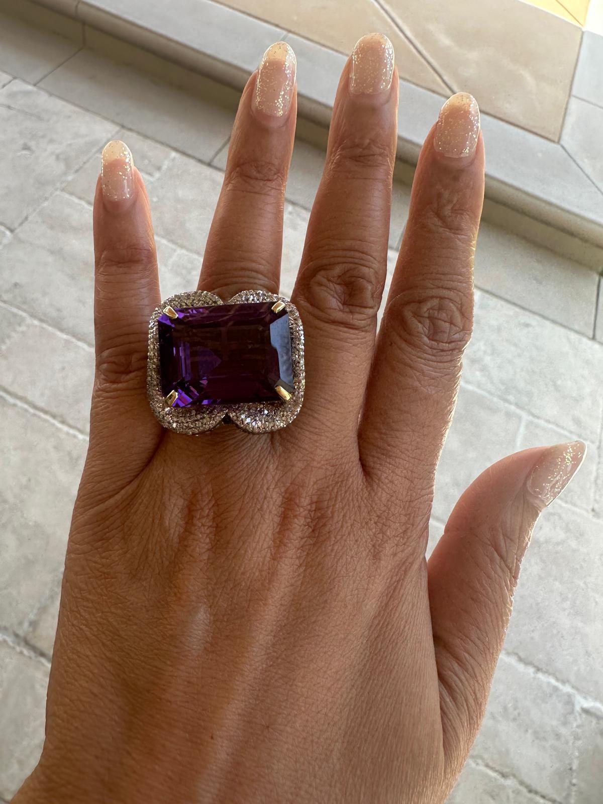 Taglio smeraldo Anello con diamante e ametista e tsavorite, anello cocktail con ametista, anello con tsavorite, diamante in vendita