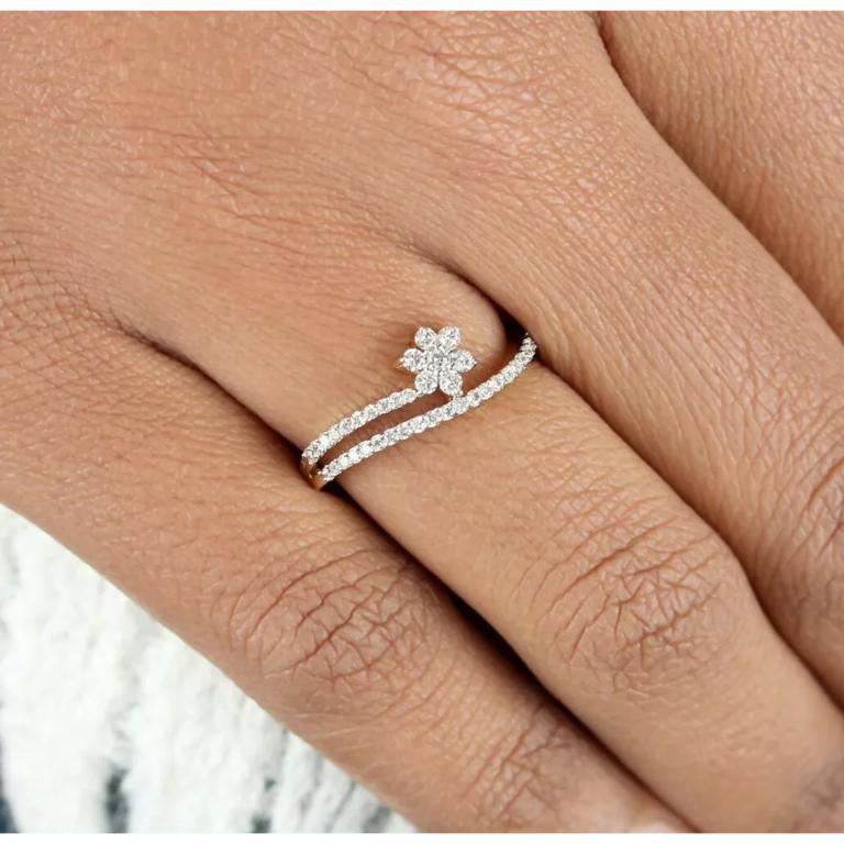 Anello nuziale con diamante Anello con diamante a fiore in oro 14k Gioielli da sposa Regalo Anello fine
Leggero, può essere indossato tutti i giorni

Informazioni aggiuntive:
Condit: Nuovo senza etichette: Un articolo nuovo di zecca, non usato e non