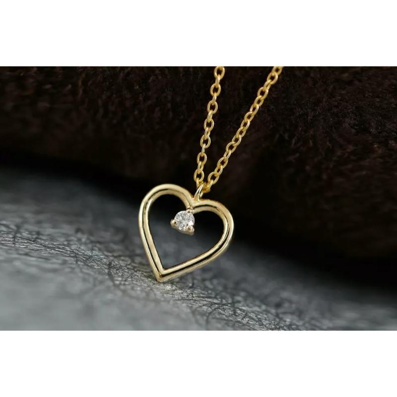 Collana con diamanti a forma di cuore in oro massiccio 14k Collana per proposte di matrimonio a forma di cuore.
Leggero, può essere indossato tutti i giorni

Informazioni aggiuntive:
Condit: Nuovo con etichette: Un articolo nuovo di zecca, non usato