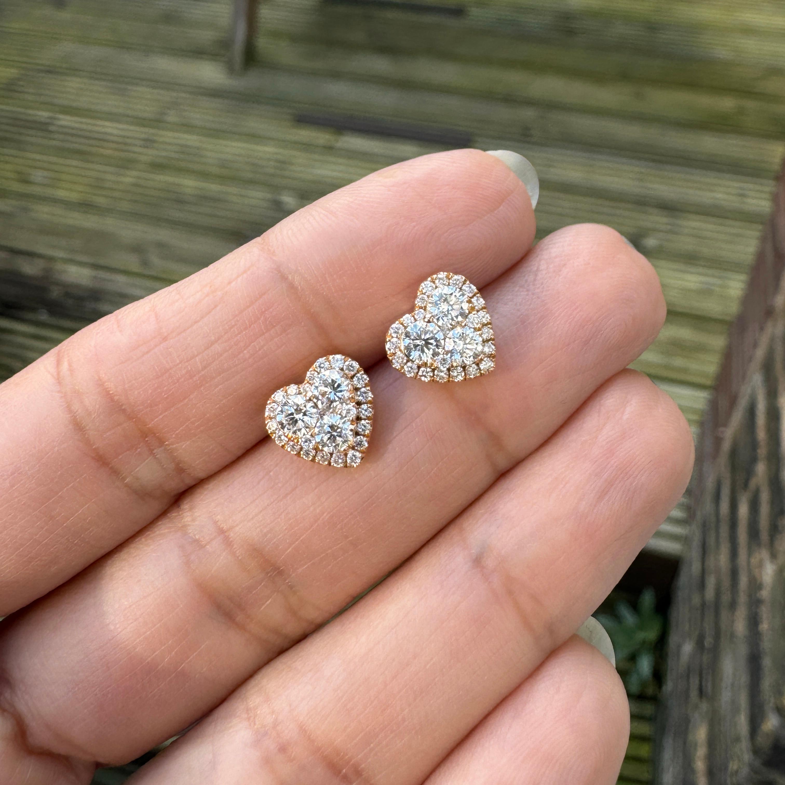 Diamant und 18 Karat Roségold Herzform Halo-Cluster-Ohrstecker mit Diamanten (Brillantschliff) im Angebot