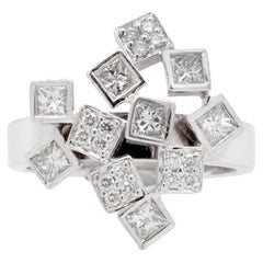 Anillo de Cóctel Abstracto de Diamantes y Oro Blanco de 18 Quilates