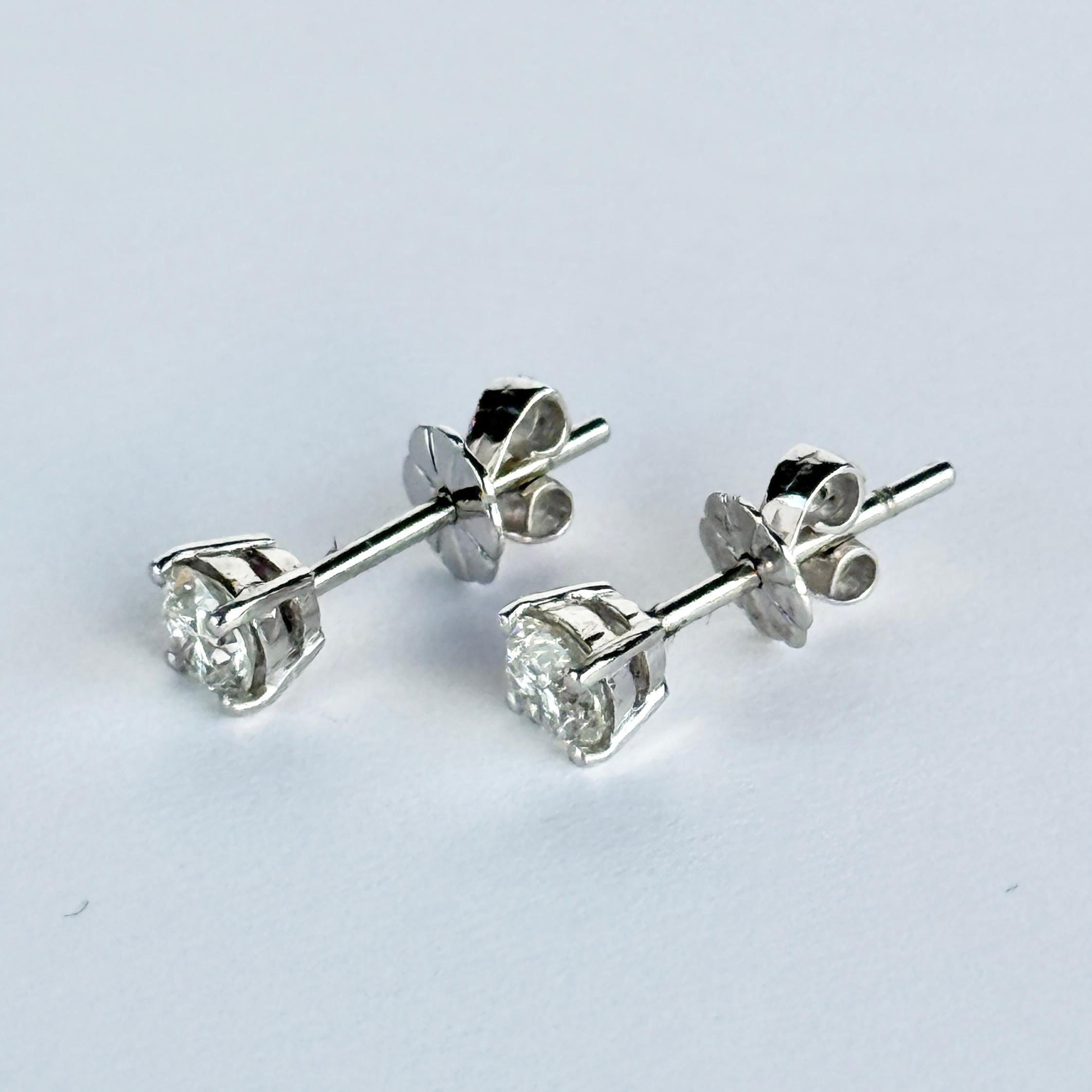Donna Diamond and 18 Carat White Gold Stud Earrings in vendita