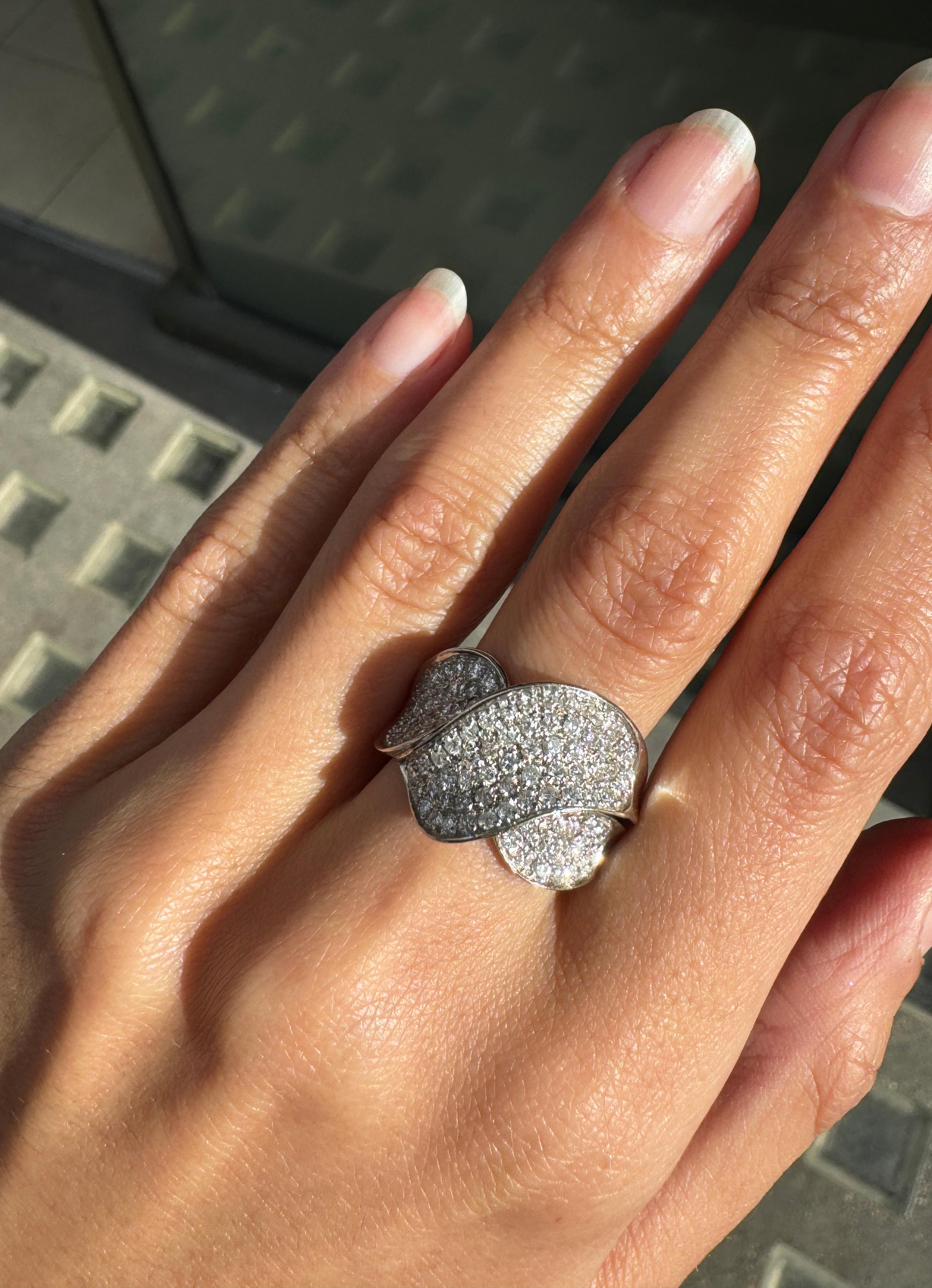 Brilliant Cut Diamond and 18 Carat White Gold Wave Cluster Dress Ring For Sale