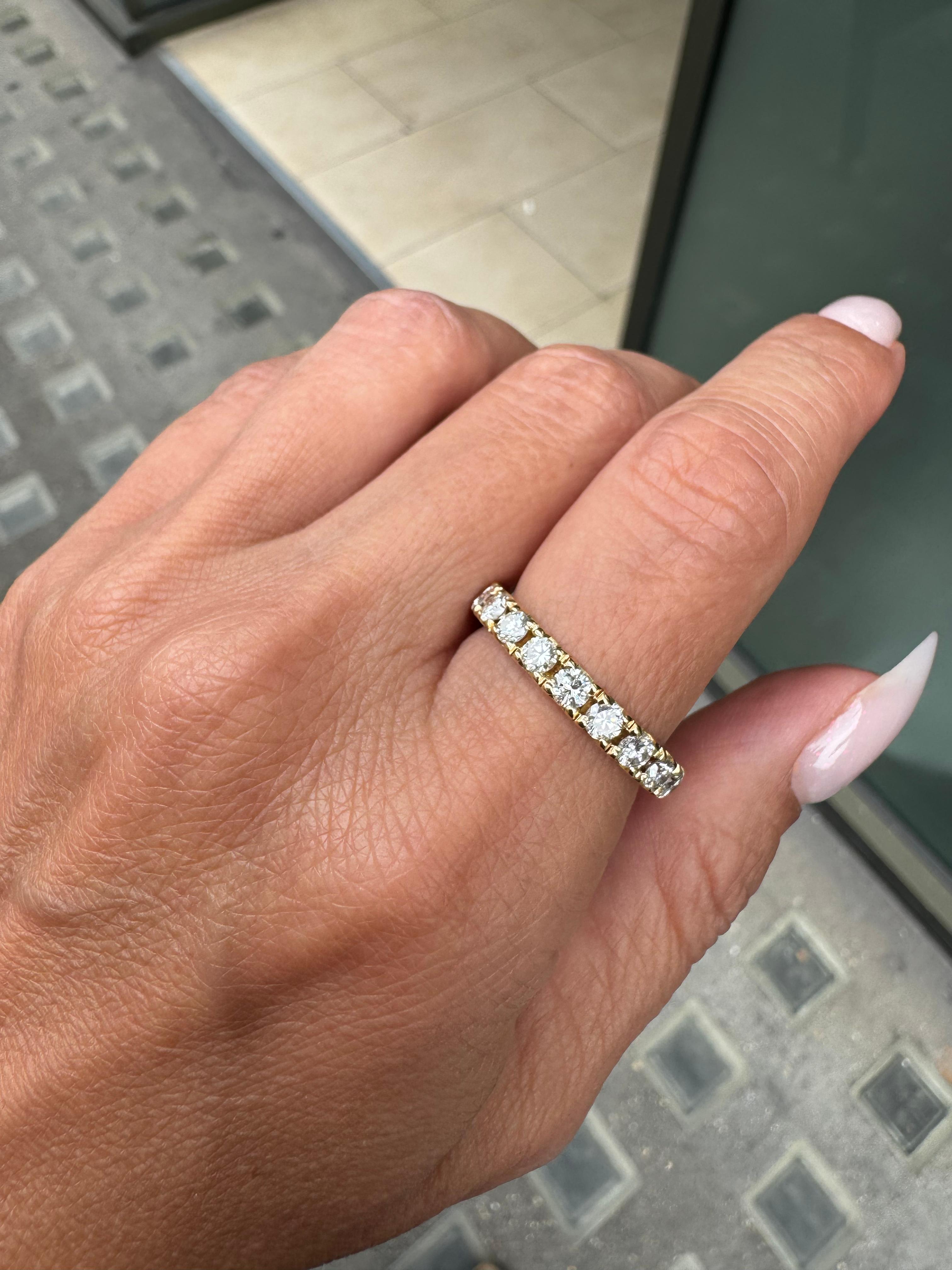 Anillo Eternity Stacking de Diamantes y Oro Amarillo de 18 Quilates Corte brillante en venta