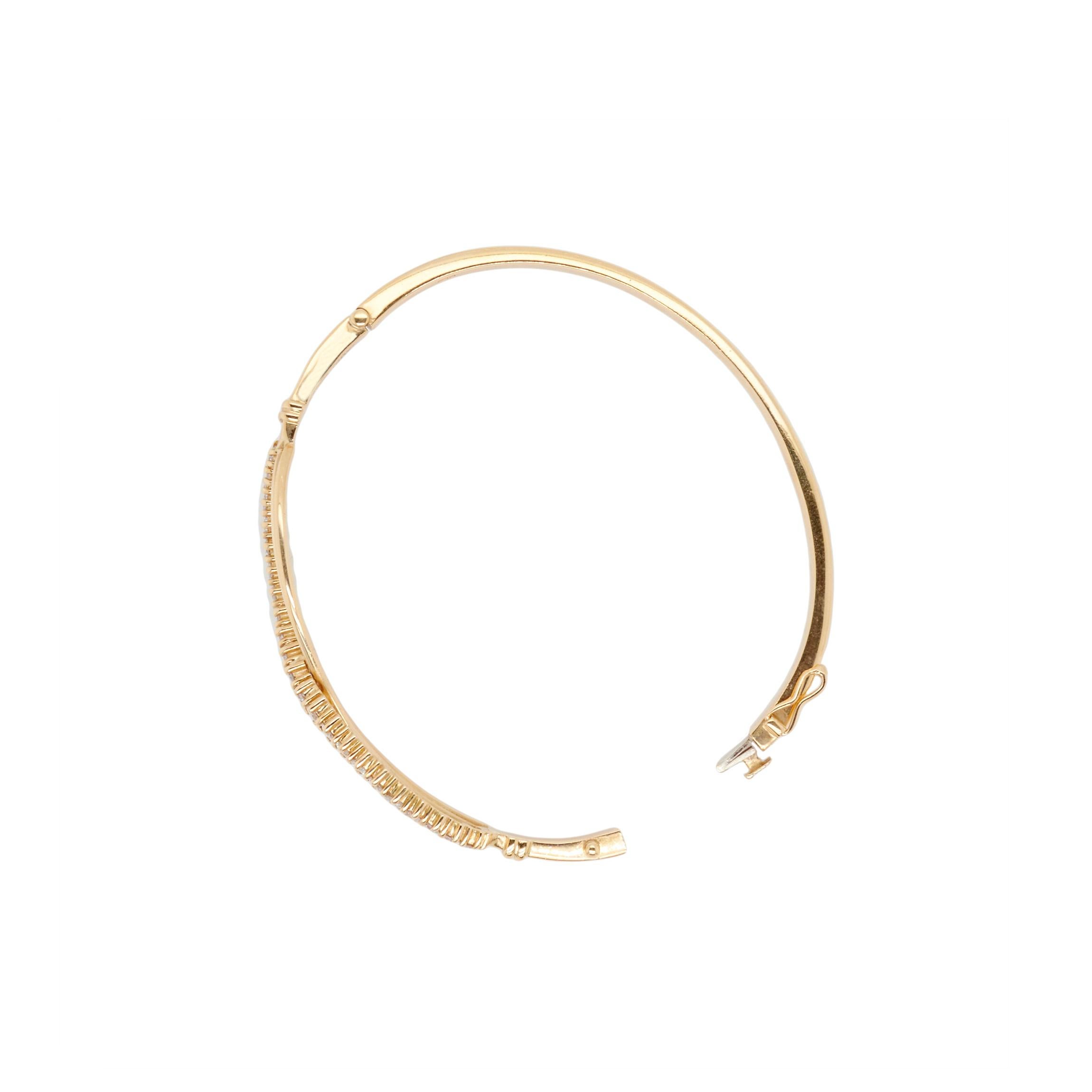 Infinity-Armreif aus Diamanten und 18 Karat Gelbgold, 1981 (Brillantschliff) im Angebot