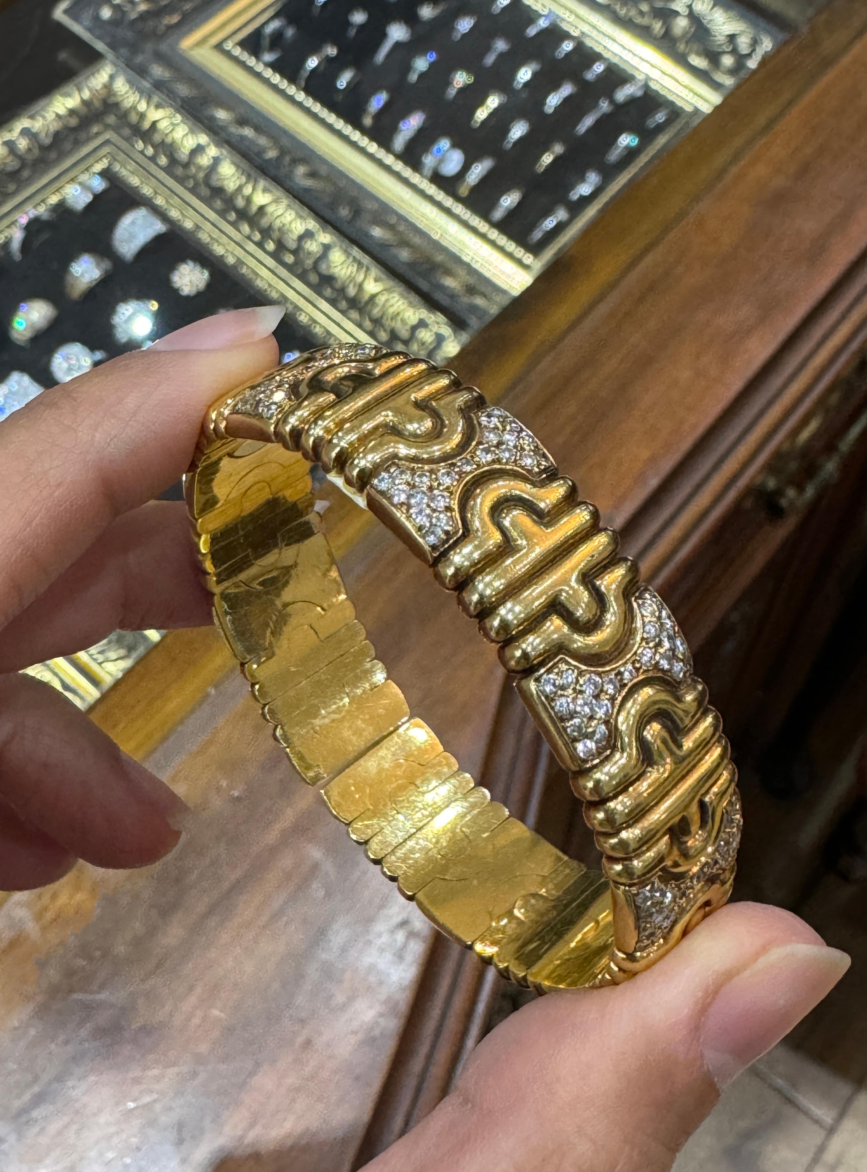 Bracelet flexible en or jaune 18 carats et diamants en vente 1