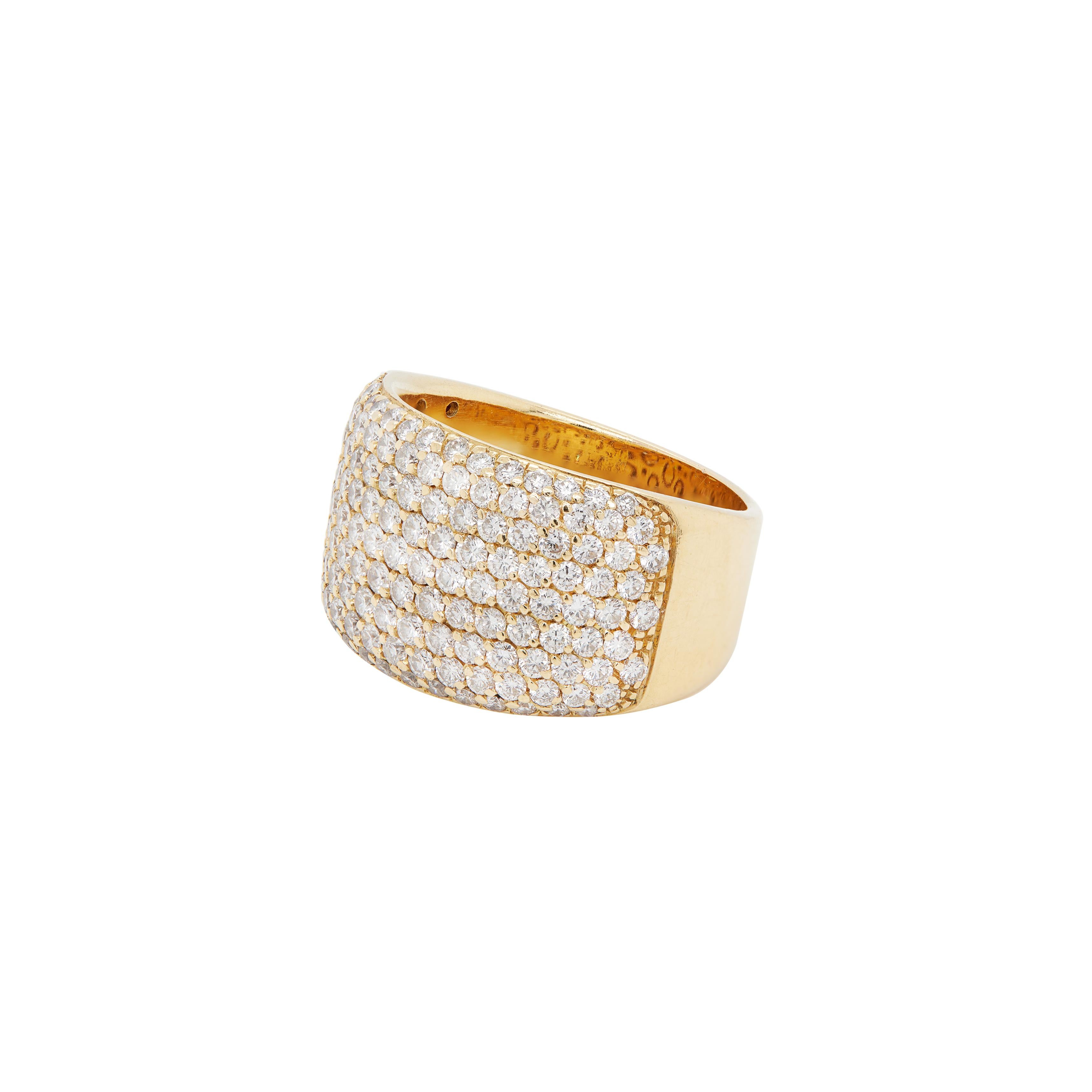 Transform a classic attire into a statement one with this fantastic cocktail ring, masterfully crafted from radiant 18 carat yellow gold.

There are 145 perfectly matched fine quality round brilliant cut diamonds pavé set in open back settings on