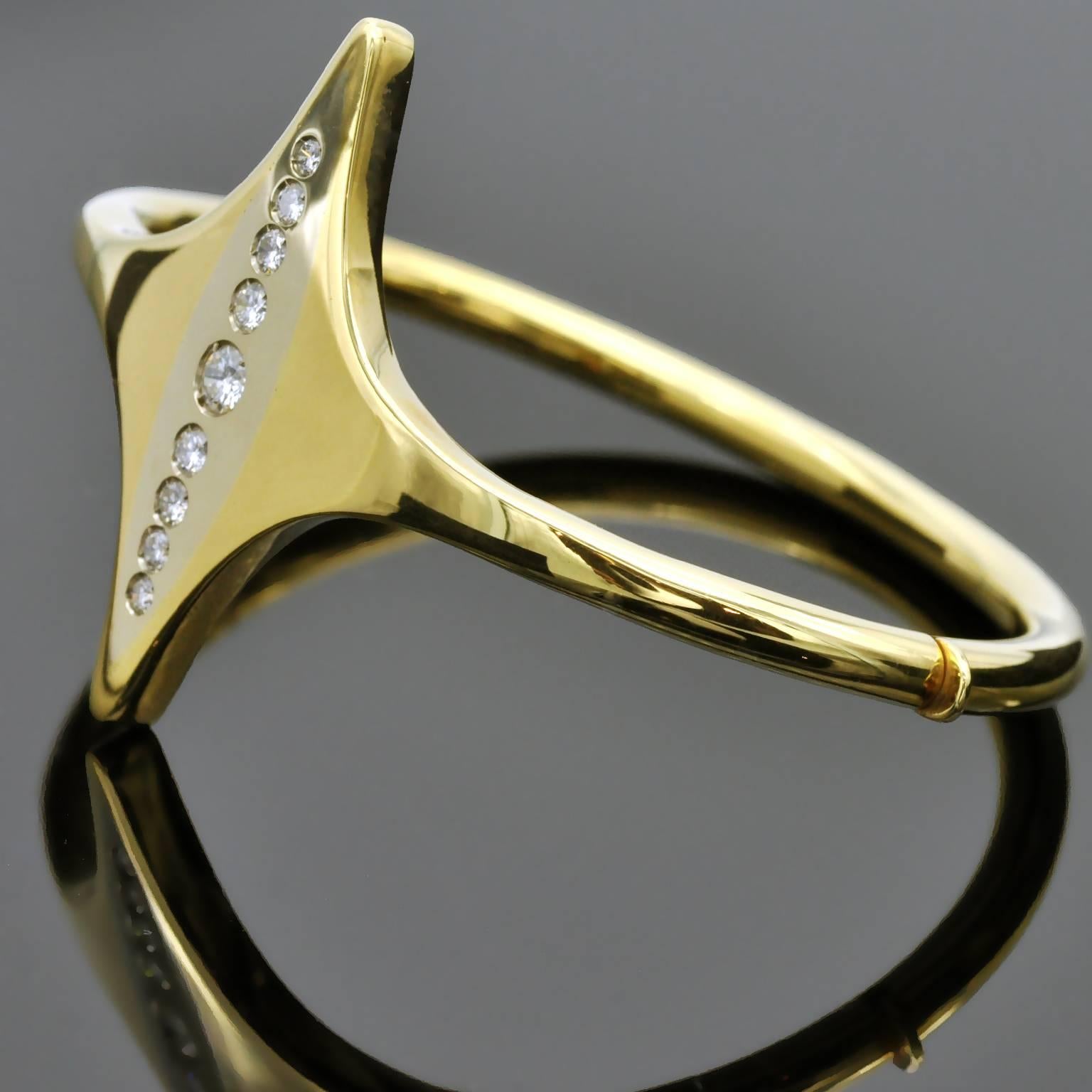 Contemporary Diamond and 18 Karat Gold Bangle Bracelet
