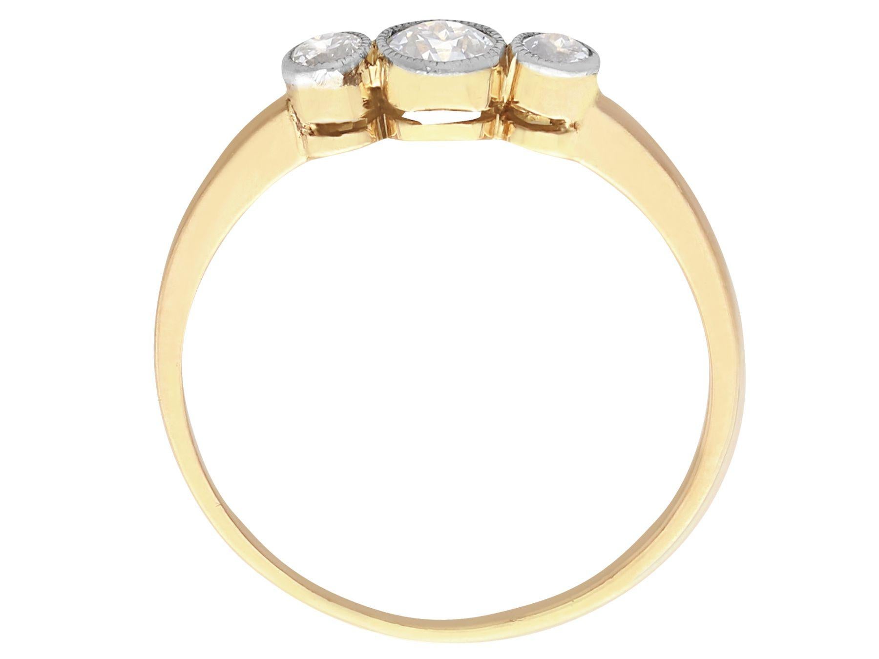 Antiker Trilogie-Ring aus Diamant und 18k Gelbgold, um 1920 Damen im Angebot