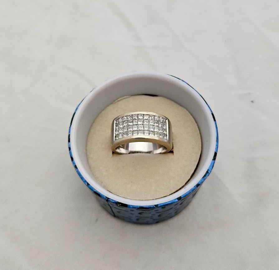 Modern Diamond and 18K Gold Band For Sale