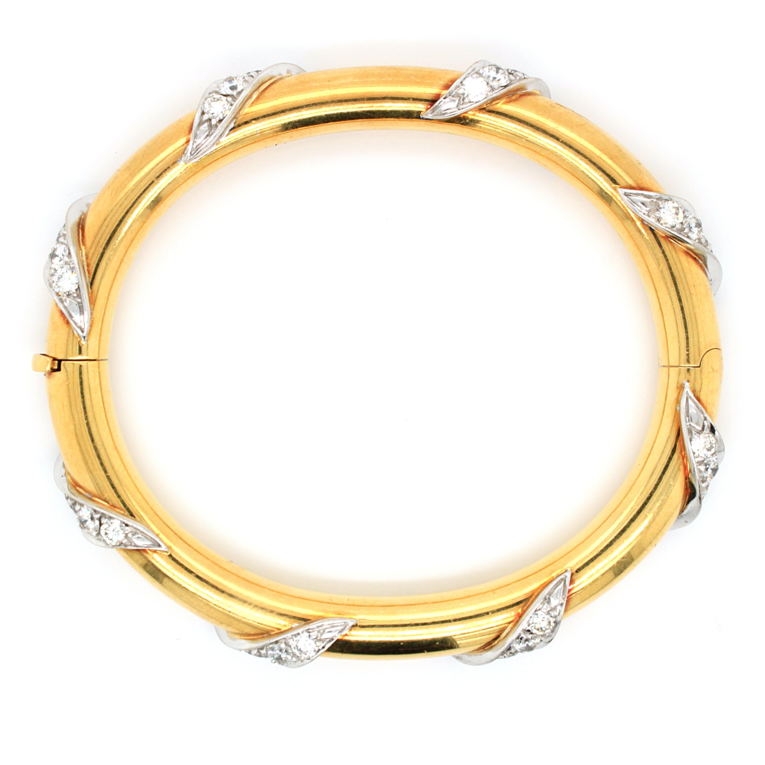 Women's Diamond and 18K Gold Bangle, 20th Century For Sale