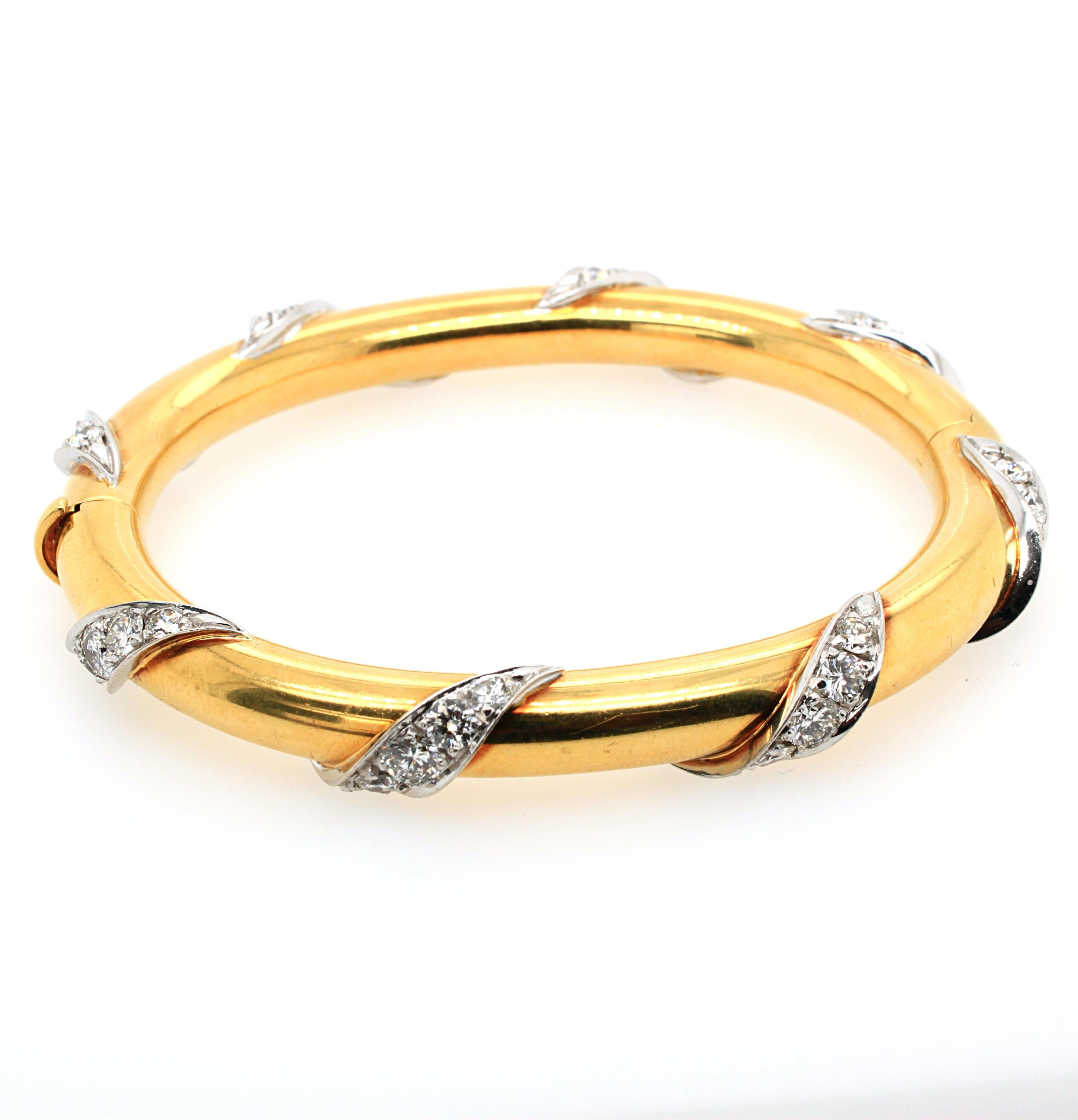 Diamond and 18K Gold Bangle, 20th Century For Sale 3