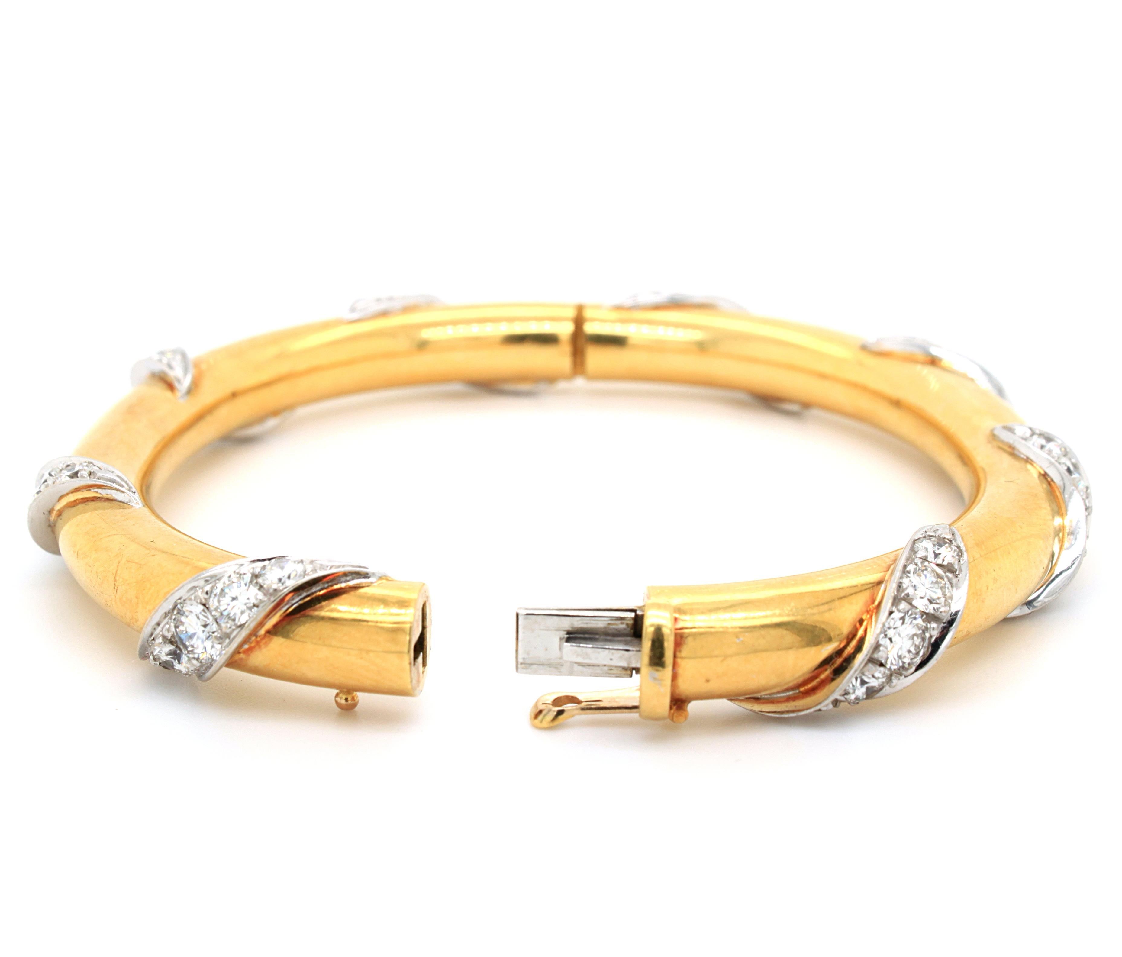 Diamond and 18K Gold Bangle, 20th Century For Sale 4