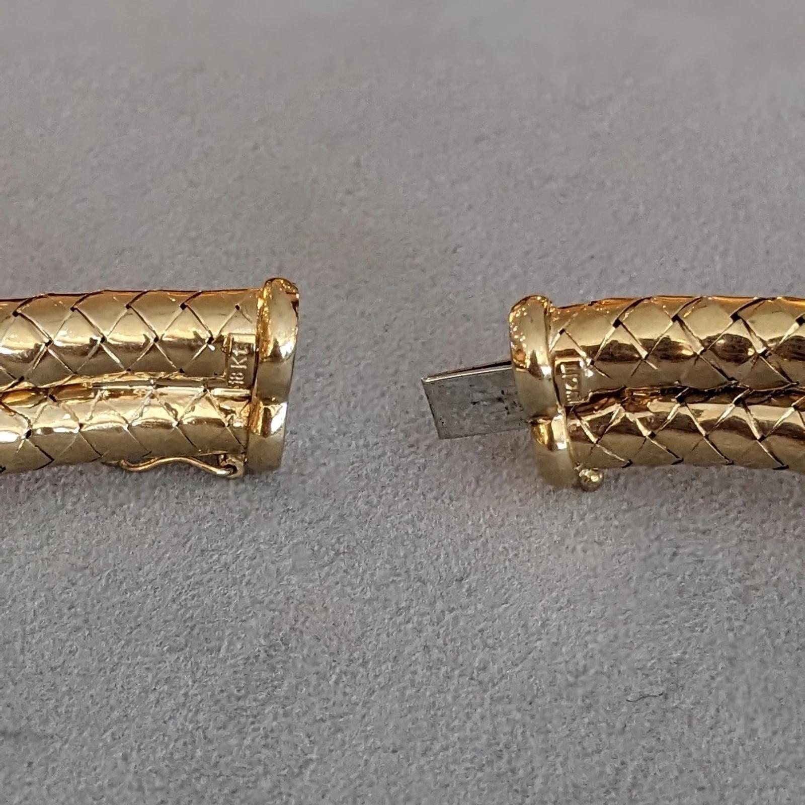 Collana girocollo con diamanti e oro 18k del produttore italiano Citra in vendita 1