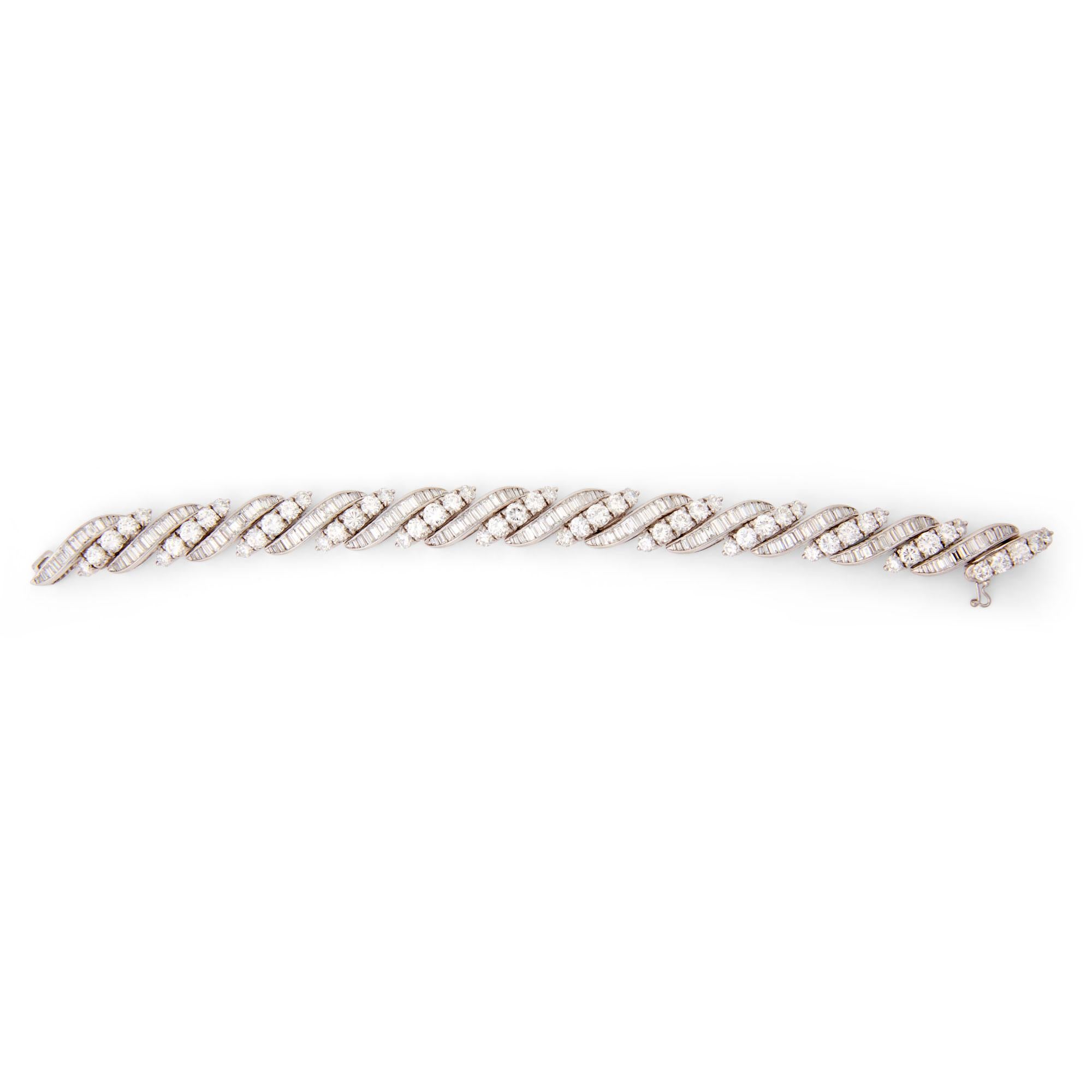 Pulsera de diamantes y oro blanco de 18k en venta 4