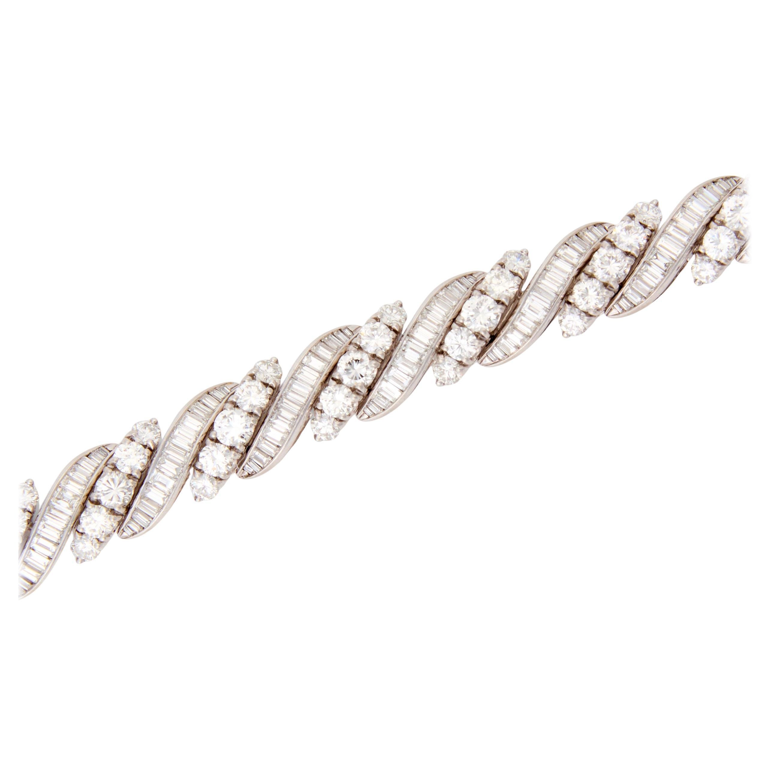 Diamond and 18k White Gold Bracelet For Sale