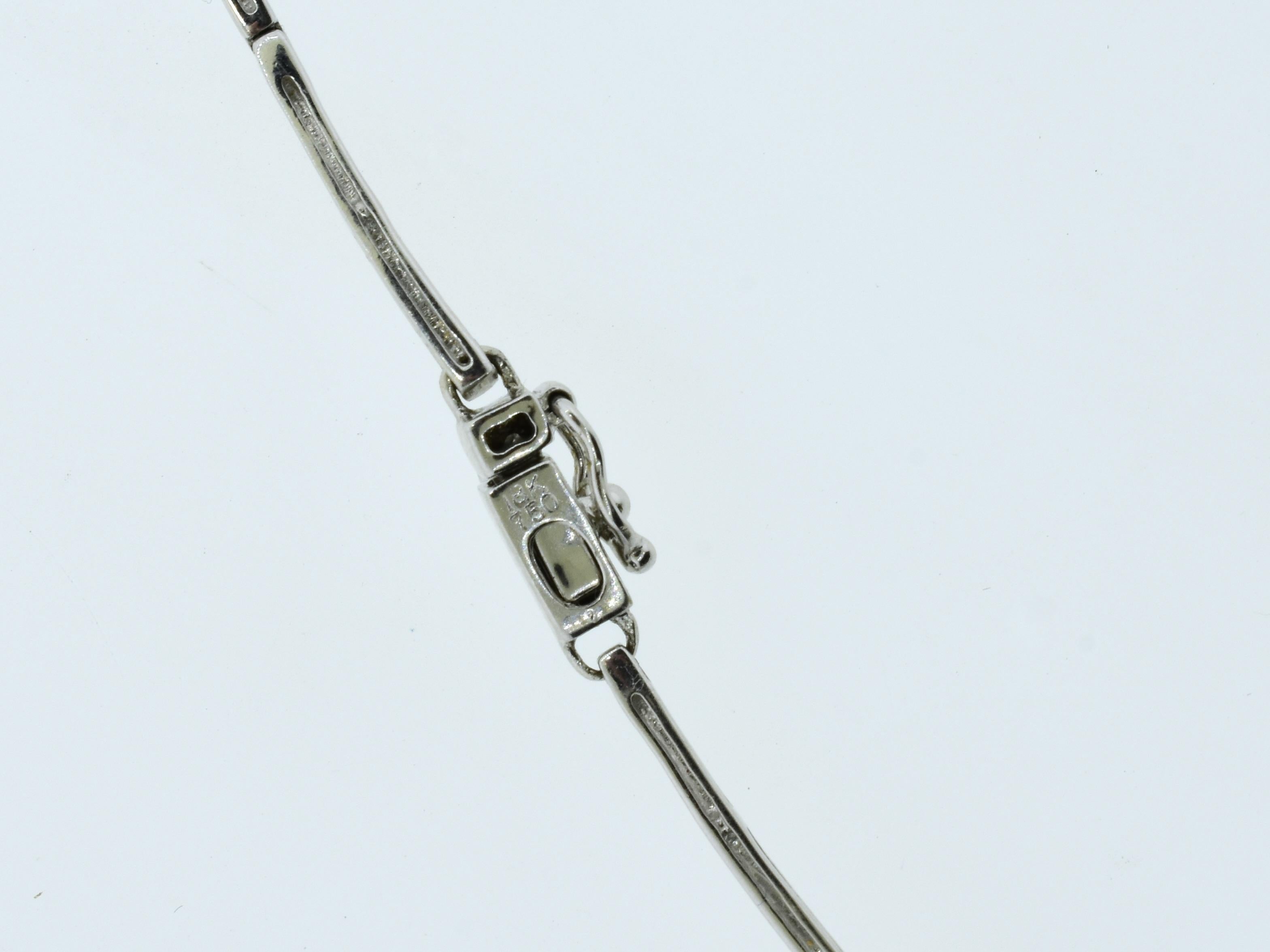 Zeitgenössische Halskette aus Diamant und 18 Karat Weißgold mit stilisiertem Blattwerk. im Angebot 8
