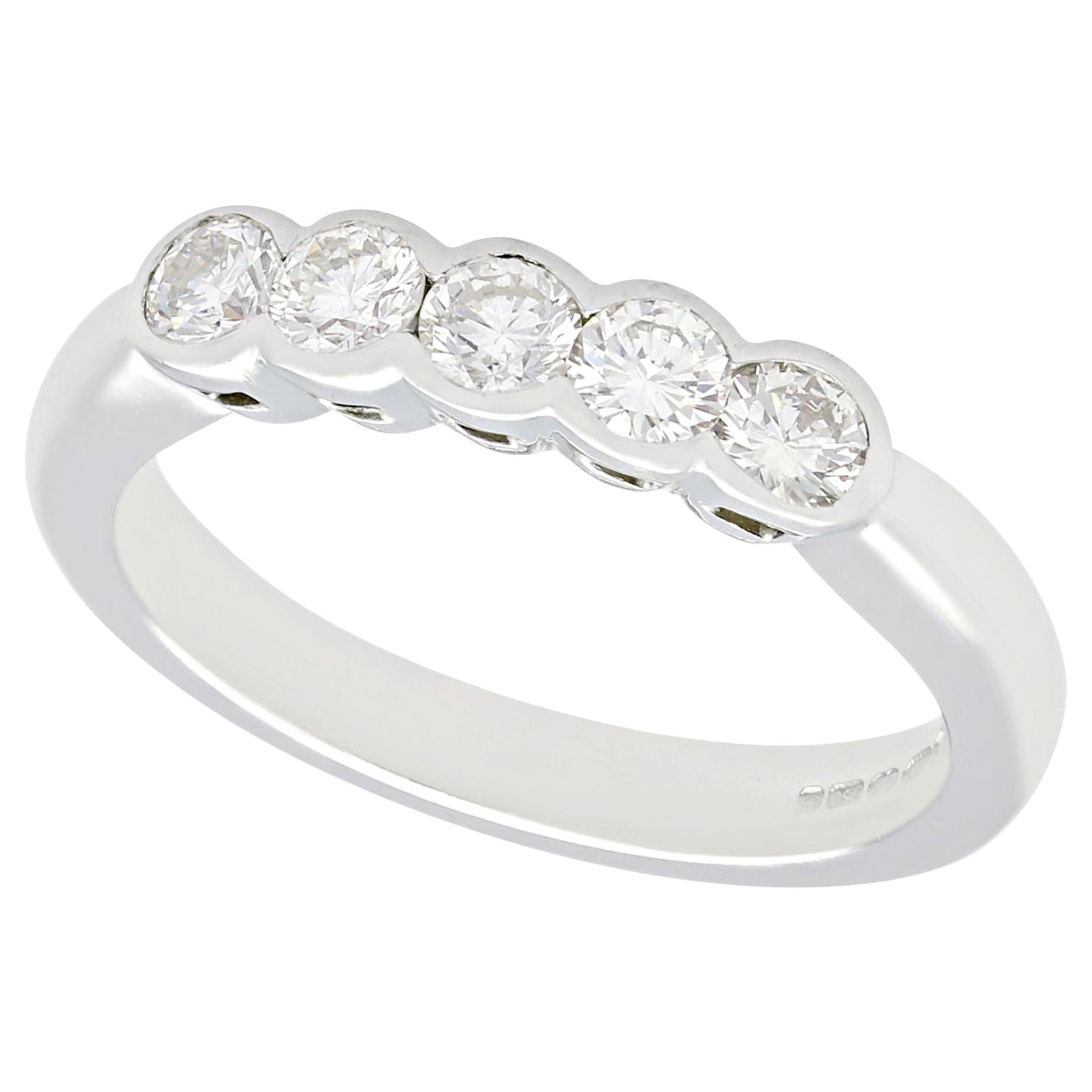 Fünf-Stein-Ring aus Diamant und 18 Karat Weißgold