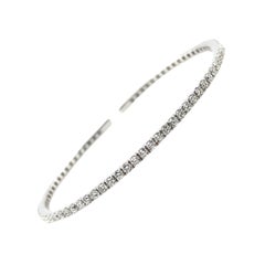 Manchette souple en or blanc 18 carats et diamants, poids total de 1,30 carat