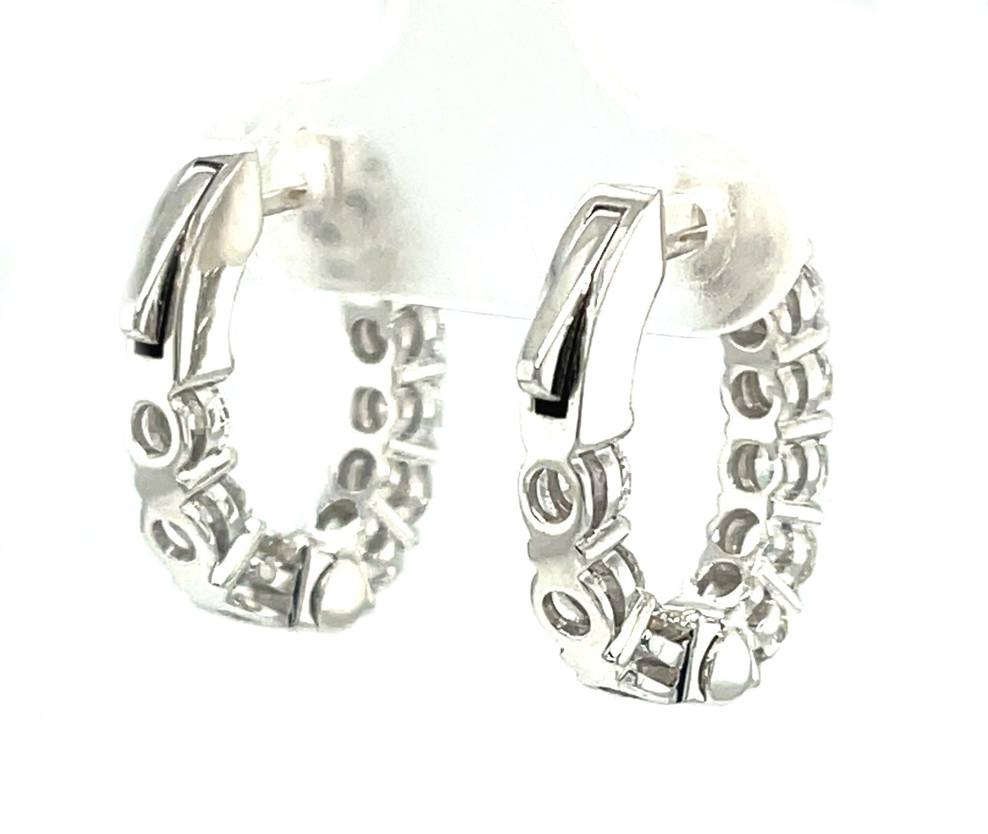 Round Cut Diamond and 18k White Gold Hoop Earrings, 2.31 Carats Total For Sale