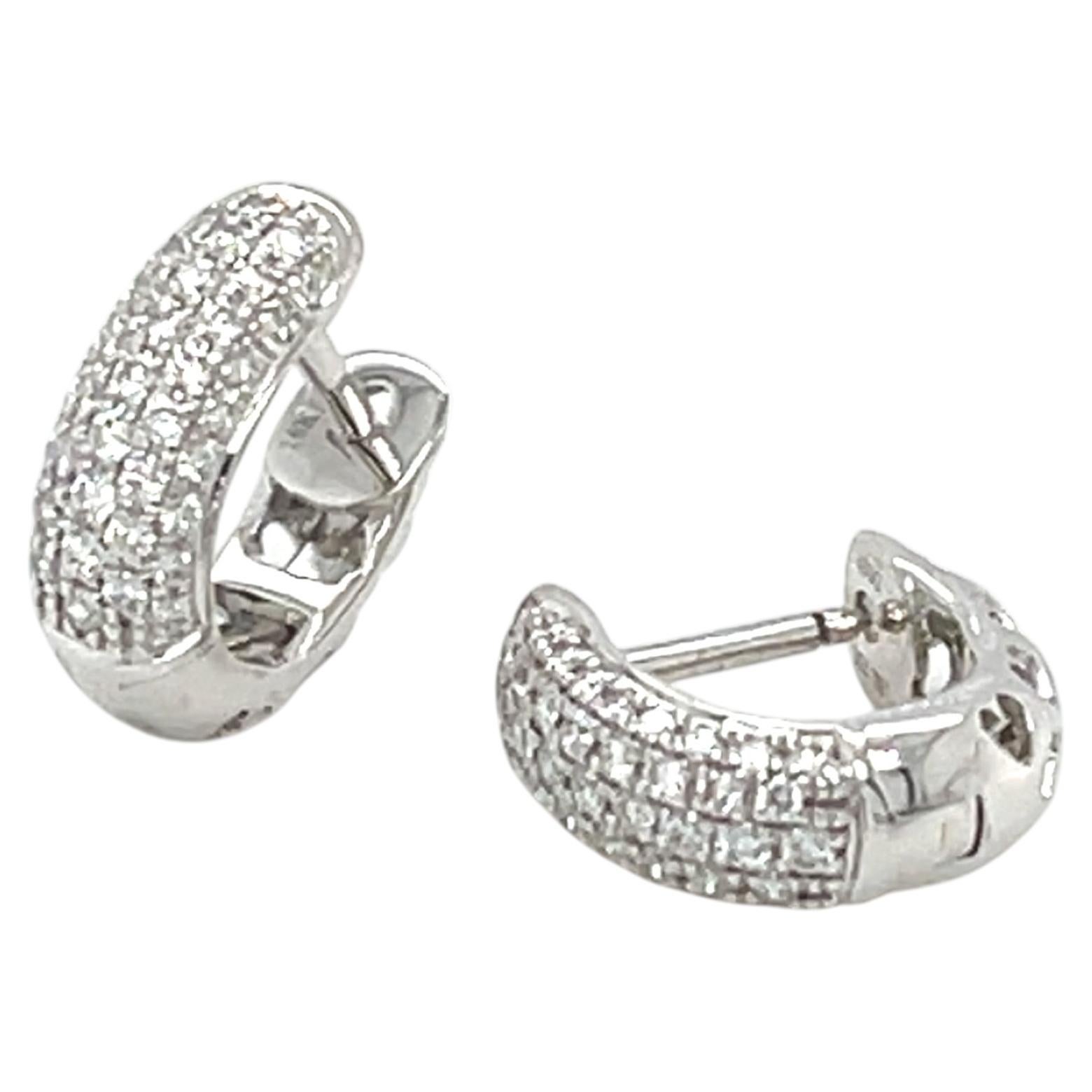 Pendientes de aro con pavé de diamantes en oro blanco de 18k de Sarosi, 0,37 quilates
