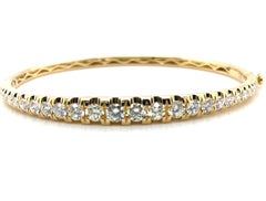 Diamond and 18k Yellow Gold Graduating Cuff Bracelet, 2.61 Carats Total Weight