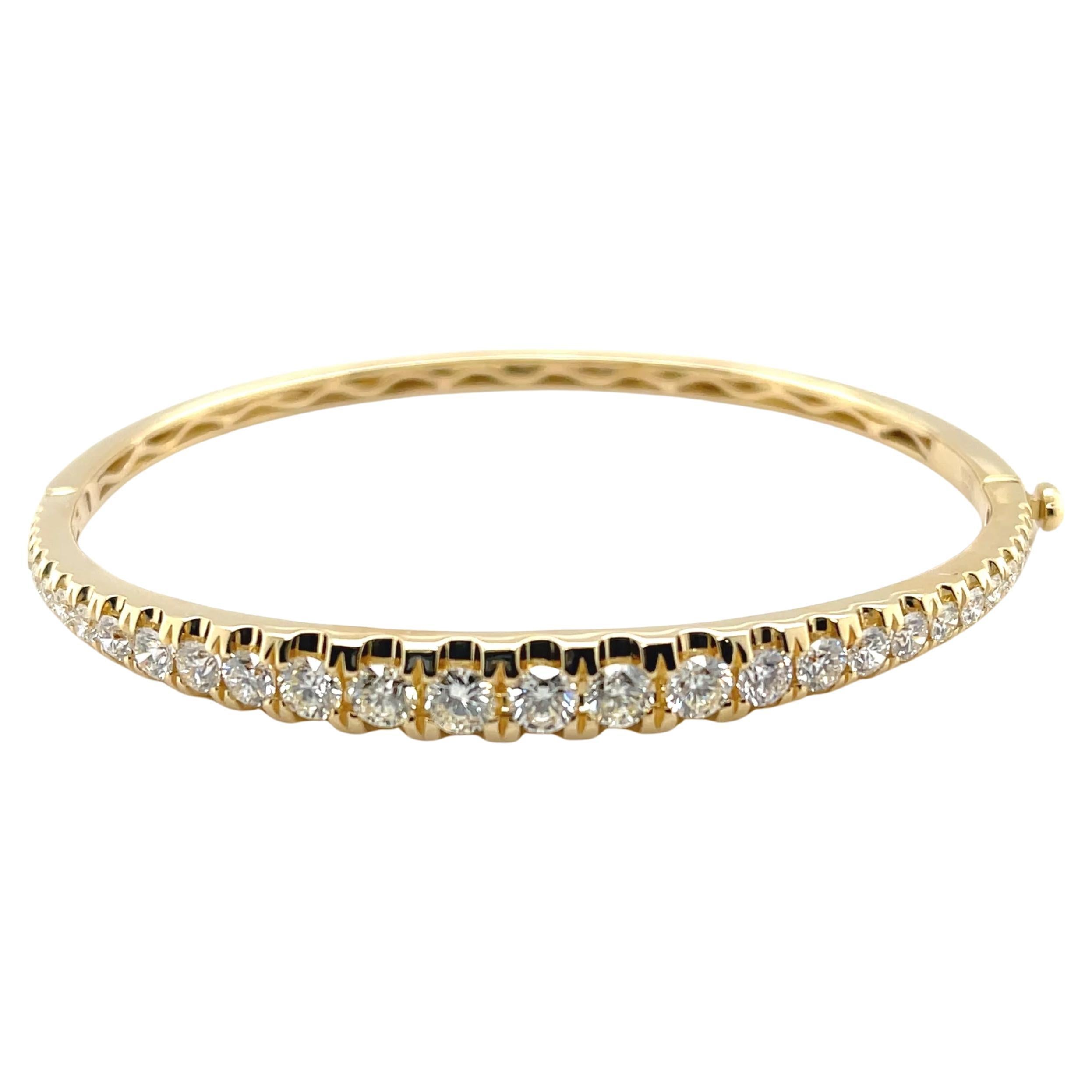 Manschettenarmband mit Diamanten und 18 Karat Gelbgold, 2,61 Karat Gesamtgewicht im Angebot