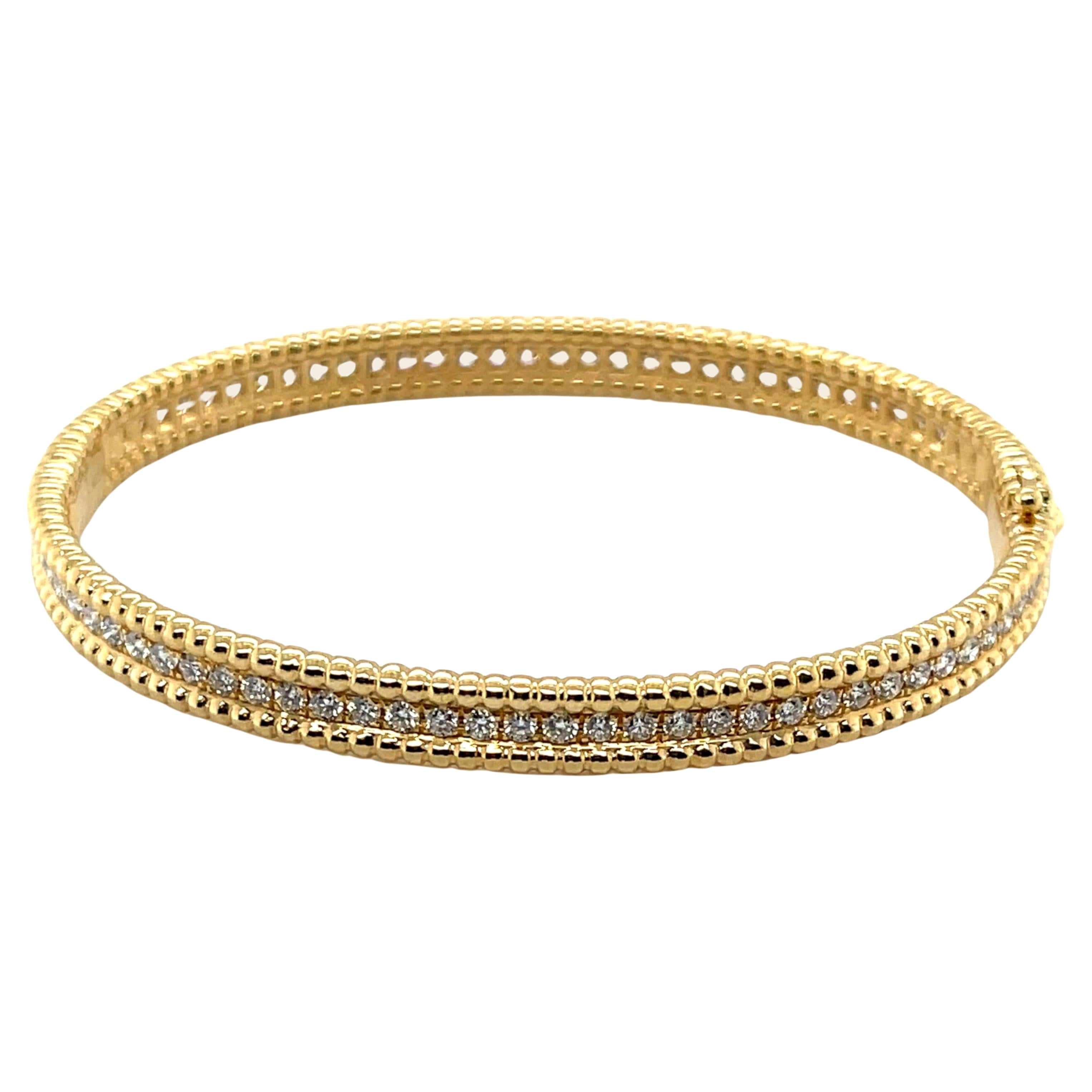 Diamond and 18k Yellow Gold Hinged Bangle Bracelet, 1.95 Carats Total For Sale