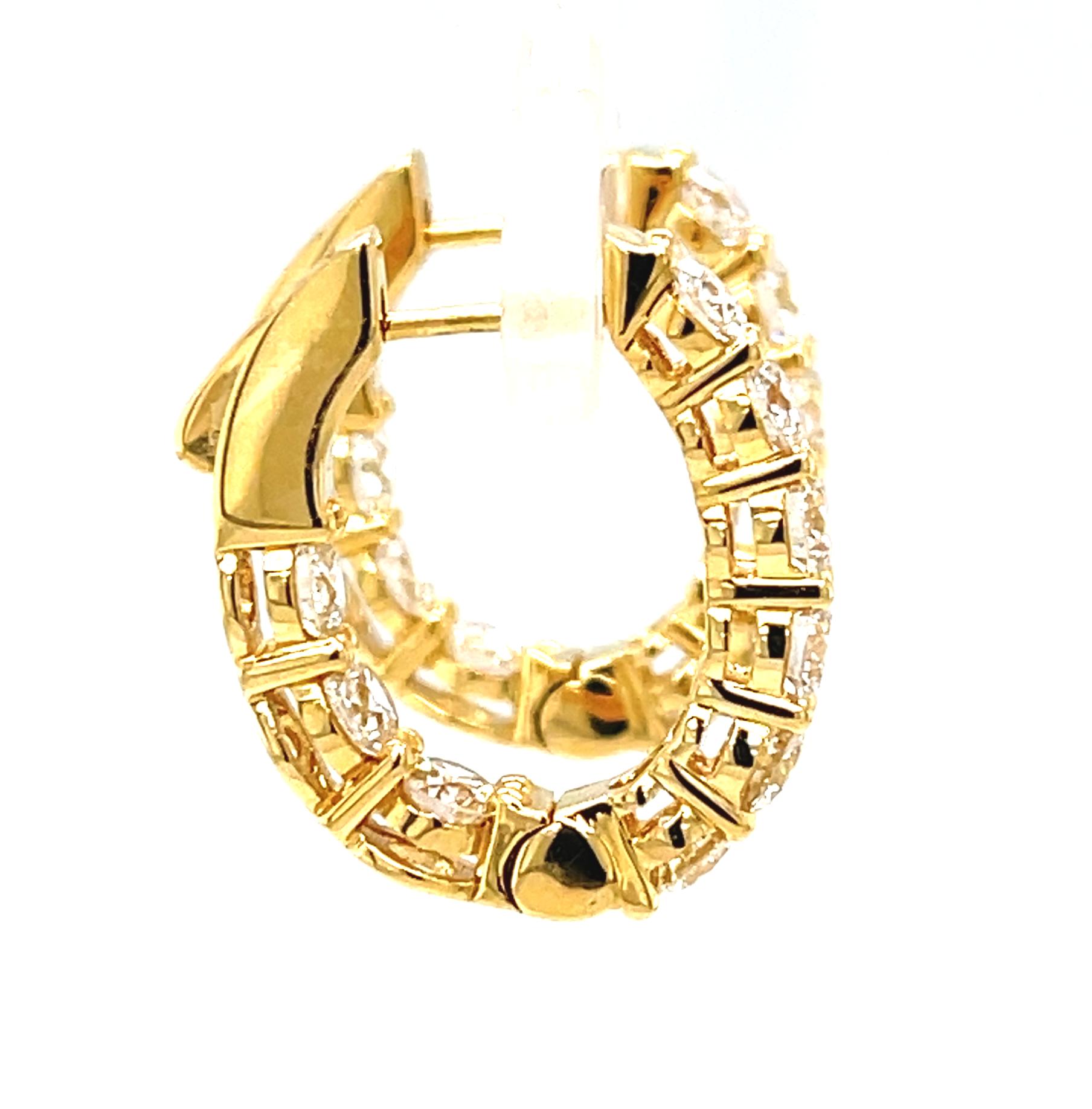 Round Cut Diamond and 18k Yellow Gold Hoop Earrings, 2.31 Carats Total For Sale