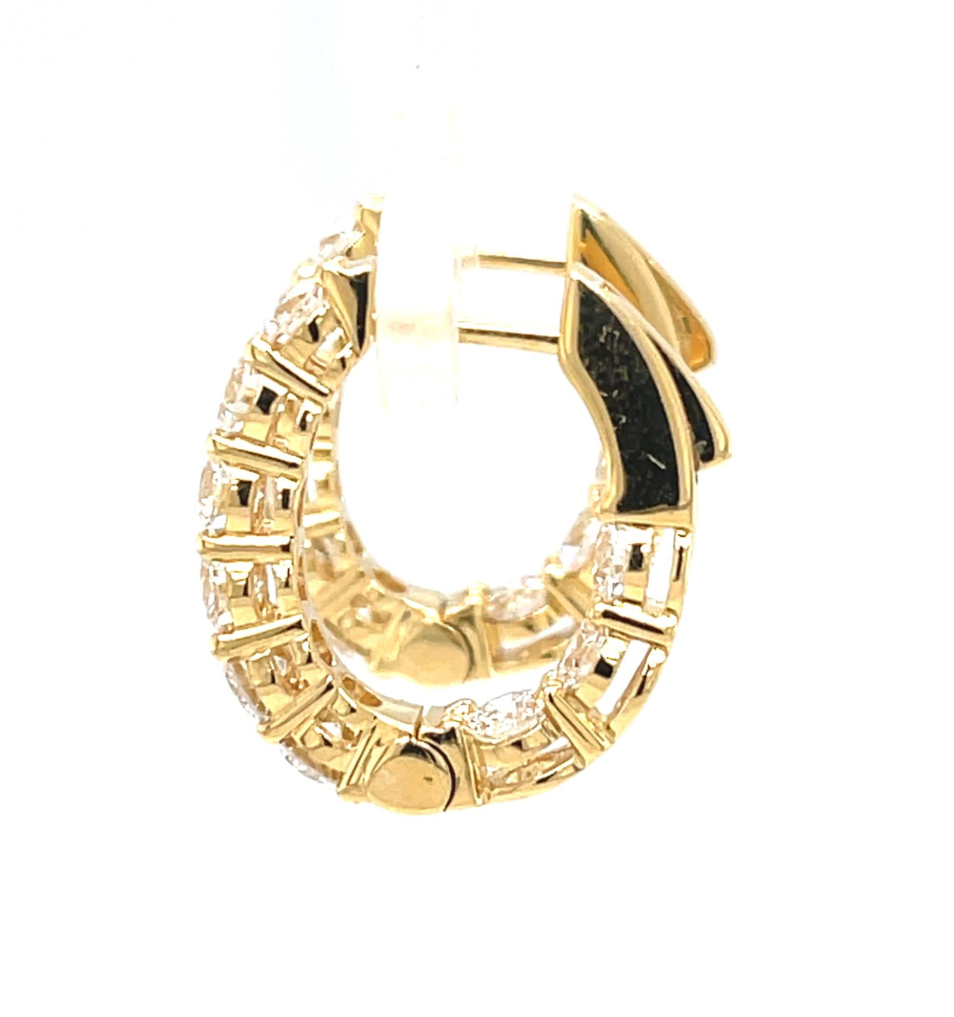 Diamond and 18k Yellow Gold Hoop Earrings, 2.31 Carats Total For Sale 1