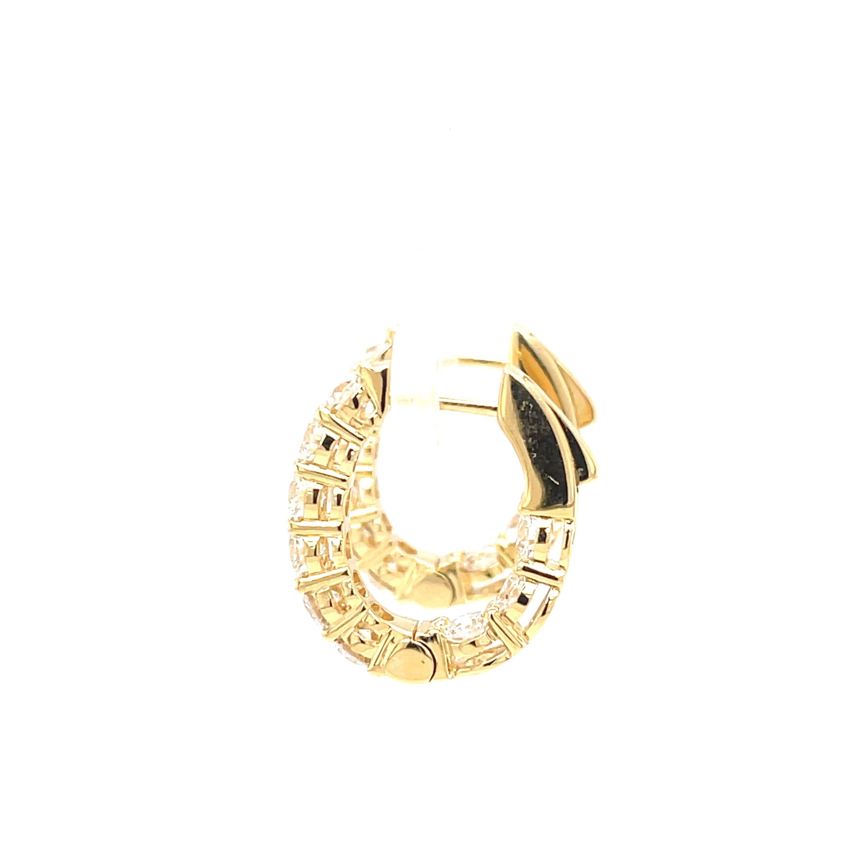 Diamond and 18k Yellow Gold Hoop Earrings, 2.31 Carats Total For Sale 3