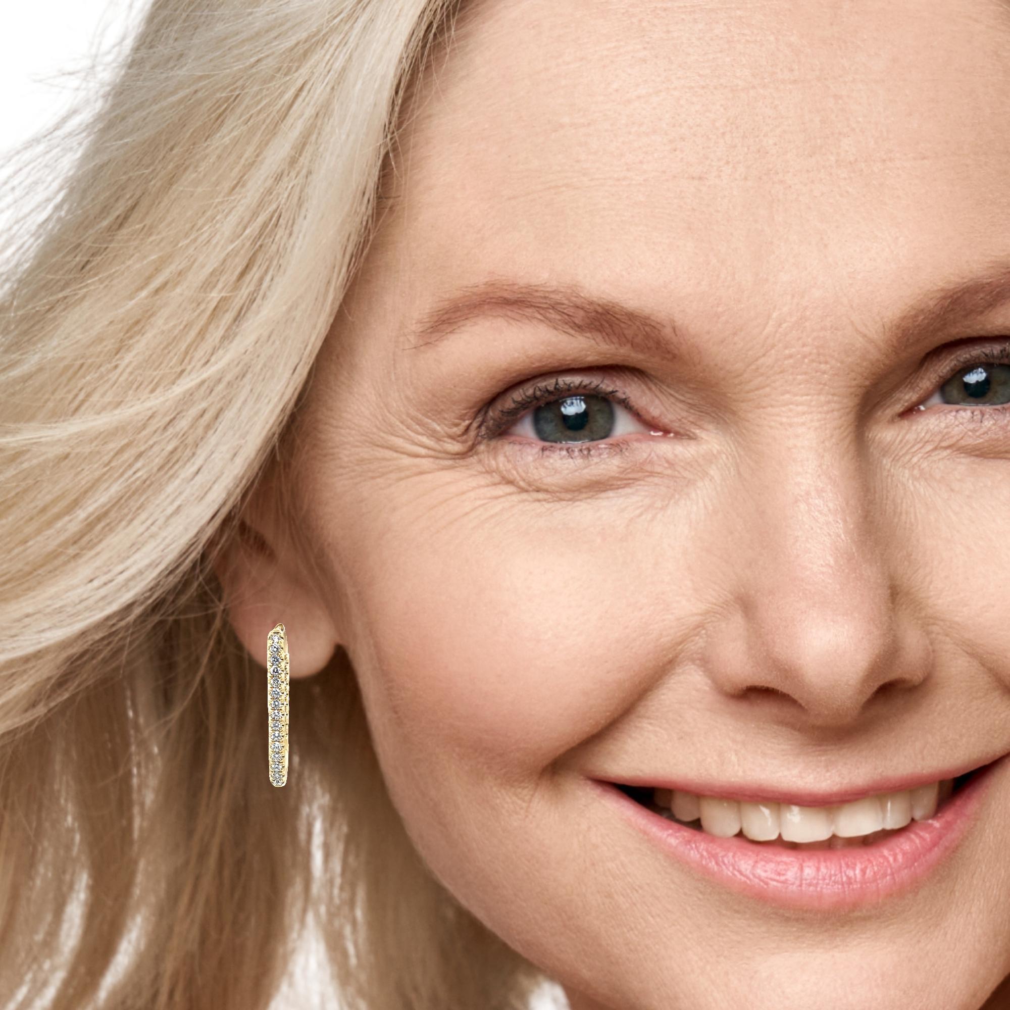 Orecchini a cerchio allungati con diamanti e oro giallo 18 ct, 0,78 carati totali in vendita 2