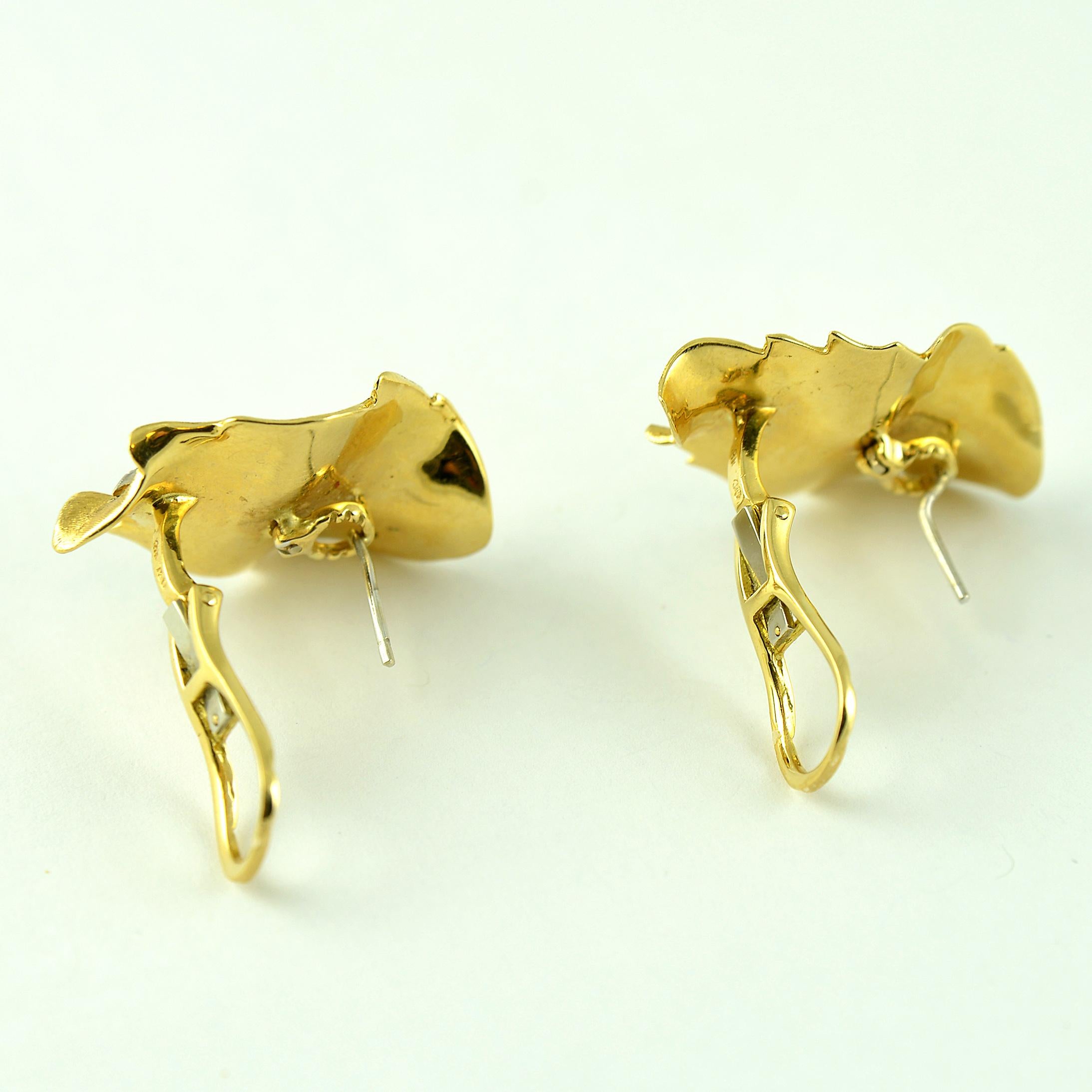 Blattohrringe aus Diamanten und 18 Karat Gelbgold (Rundschliff)