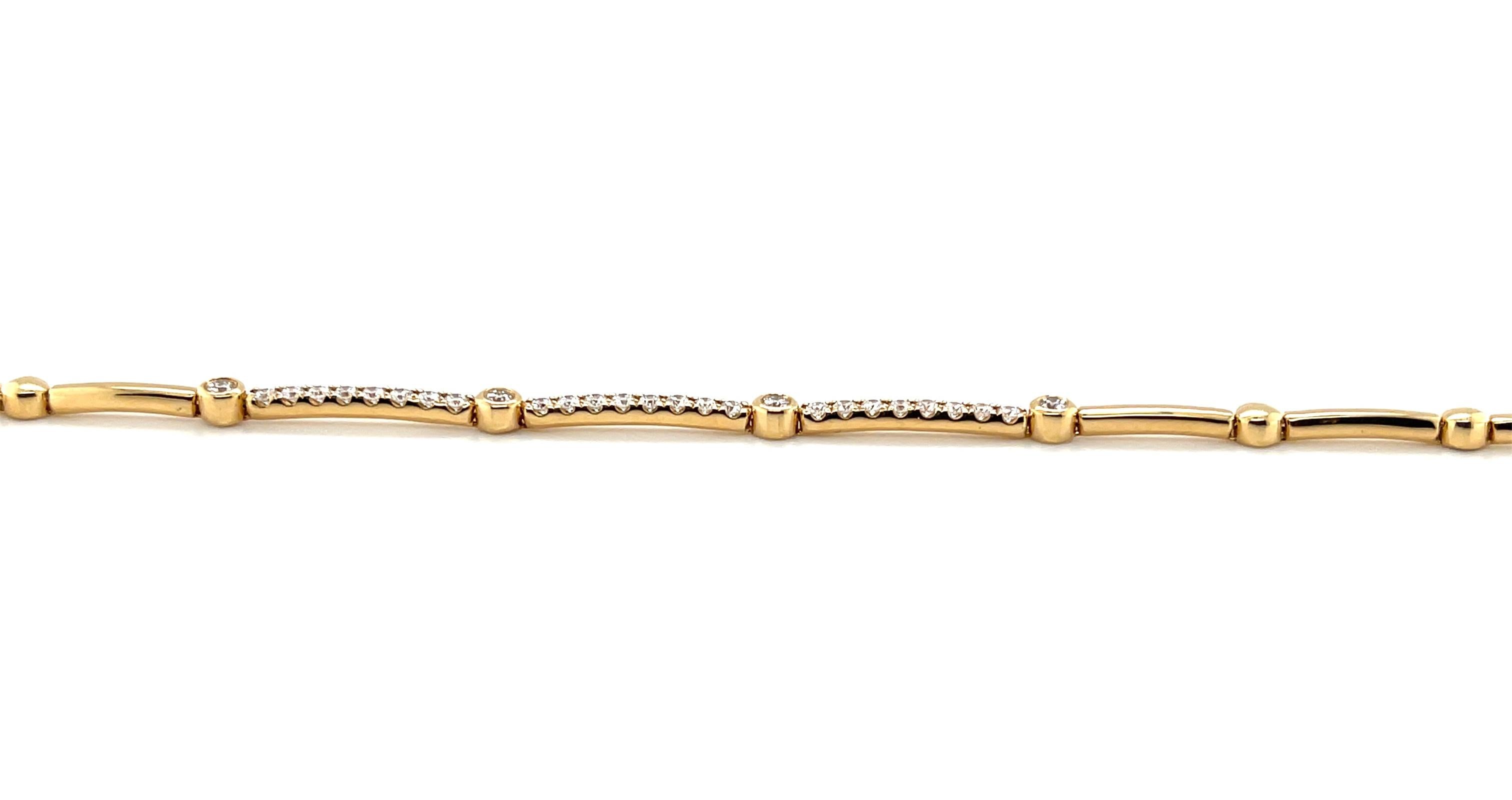 Round Cut Diamond and 18k Yellow Gold Link Bracelet, .55 Carats Total For Sale