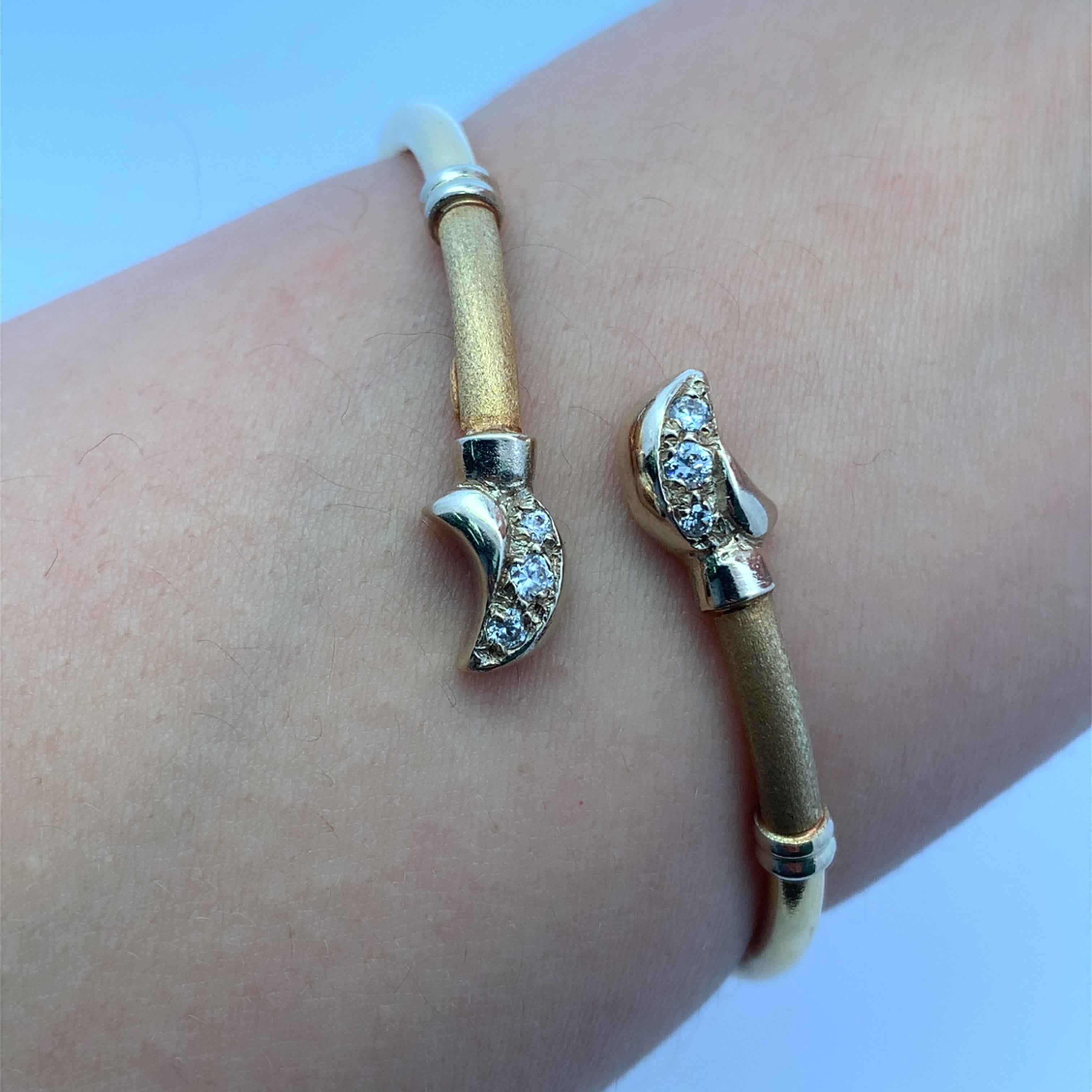 Bracelet torsadé en or jaune 18k et diamants Pour femmes en vente
