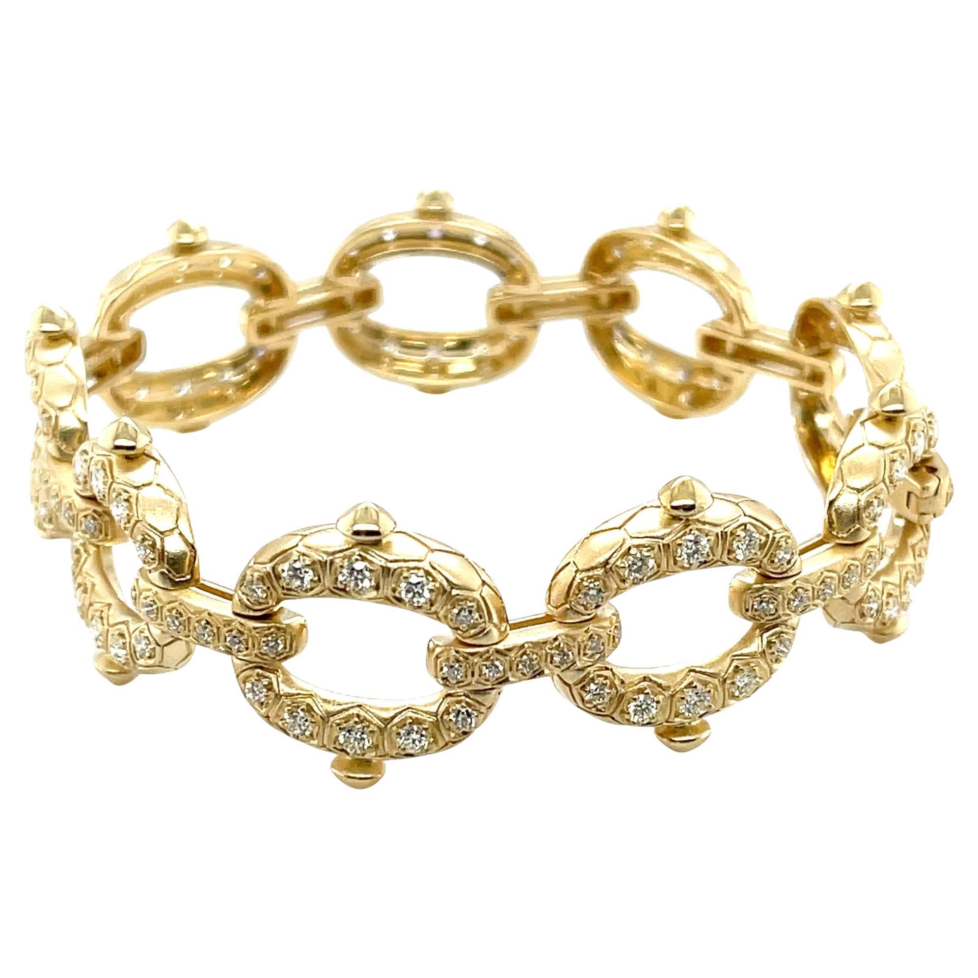 Diamond and 18k Yellow Gold Wide Rounded Link Bracelet, 2.36 Carats Total Weight For Sale