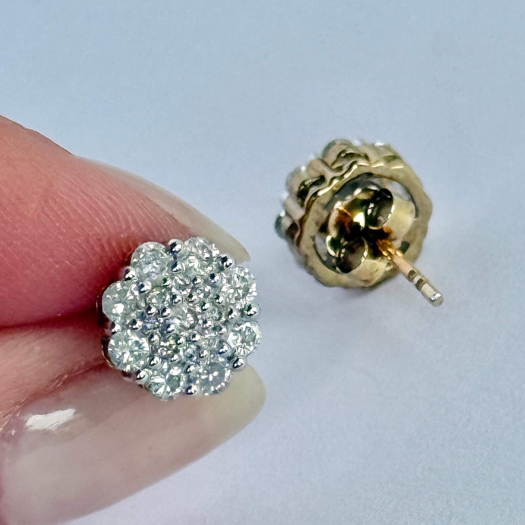 Pendientes Racimo de Diamantes y Oro de 9 Quilates Corte redondo en venta
