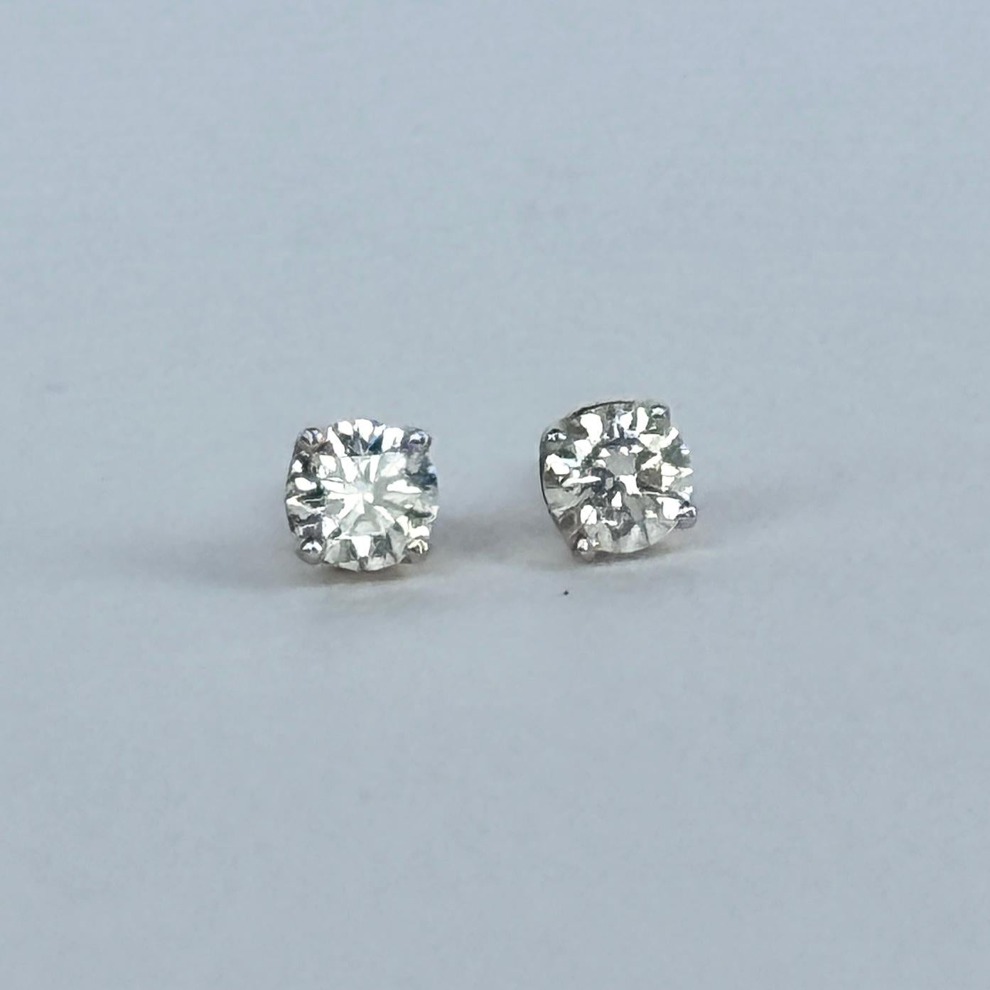 Boucles d'oreilles en or 9 carats et diamants Pour femmes en vente