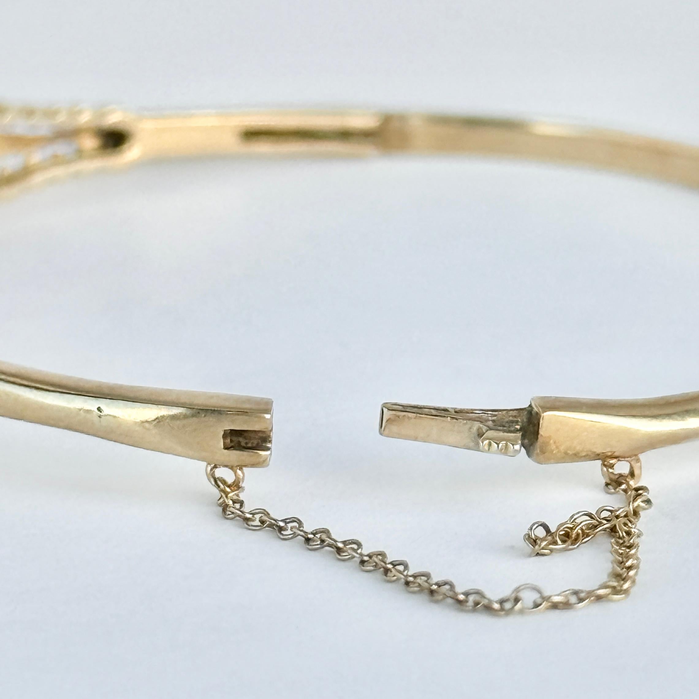 Women's or Men's Diamond and Amethyst 9 Carat Gold Bangle For Sale