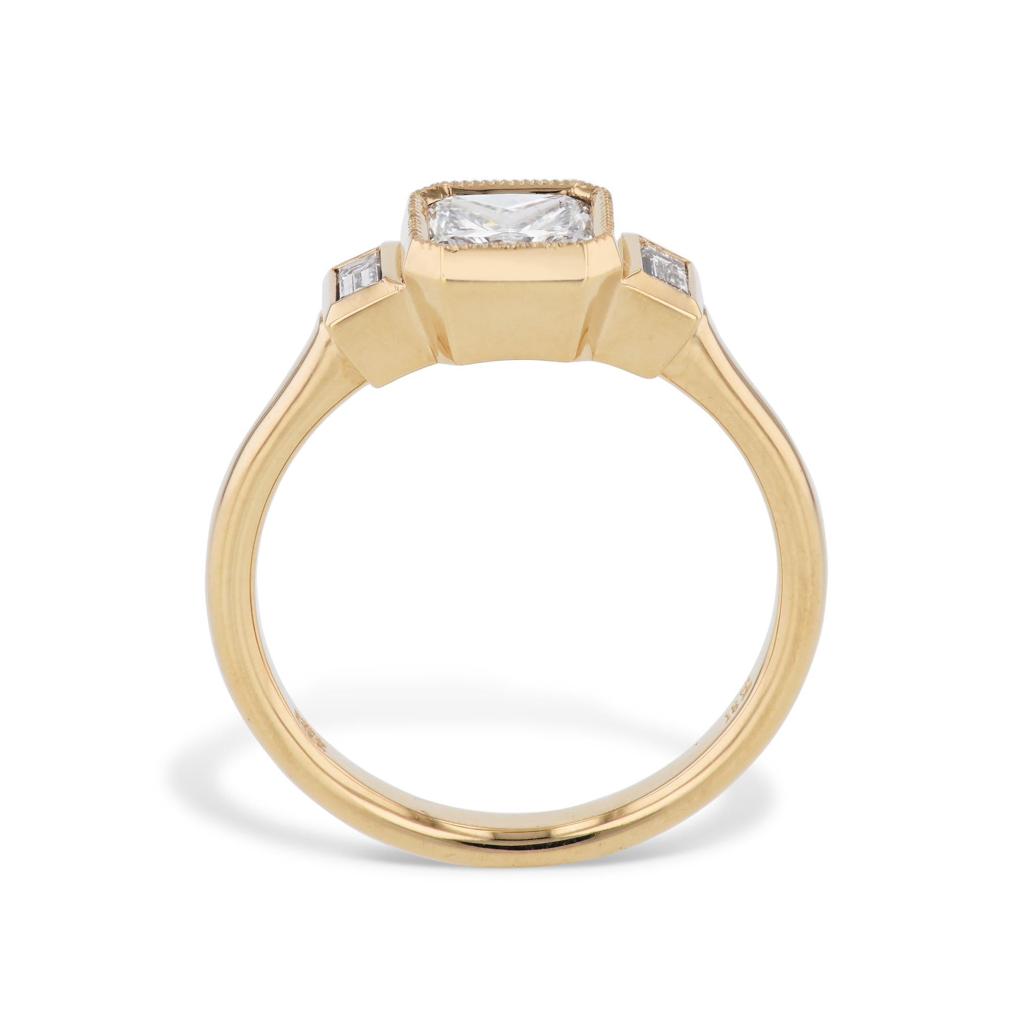 Baguette-Verlobungsring aus Gelbgold mit Diamant und Lünette (Baguetteschliff) im Angebot