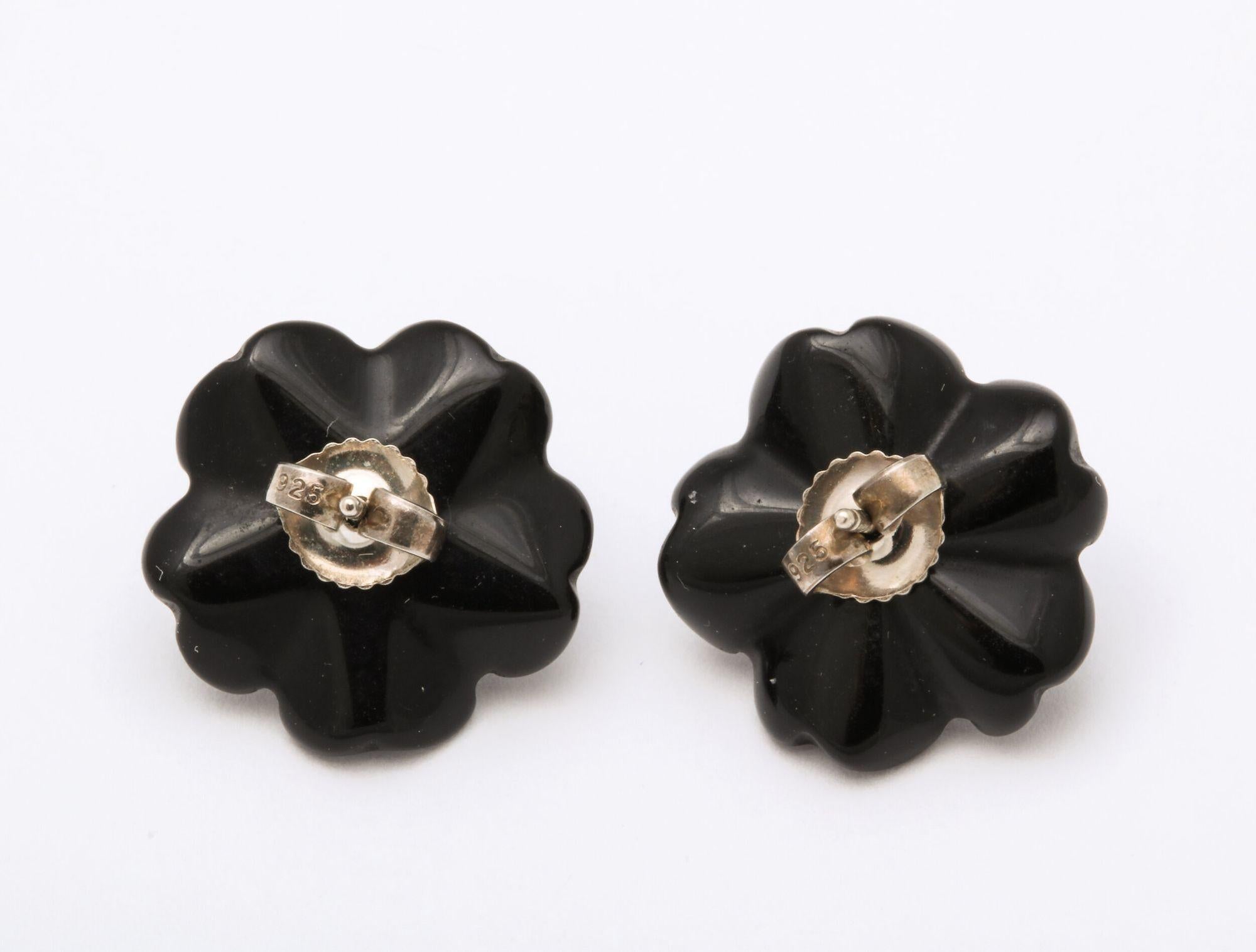 Diamond and Black Coral Earrings In Good Condition For Sale In New York, NY