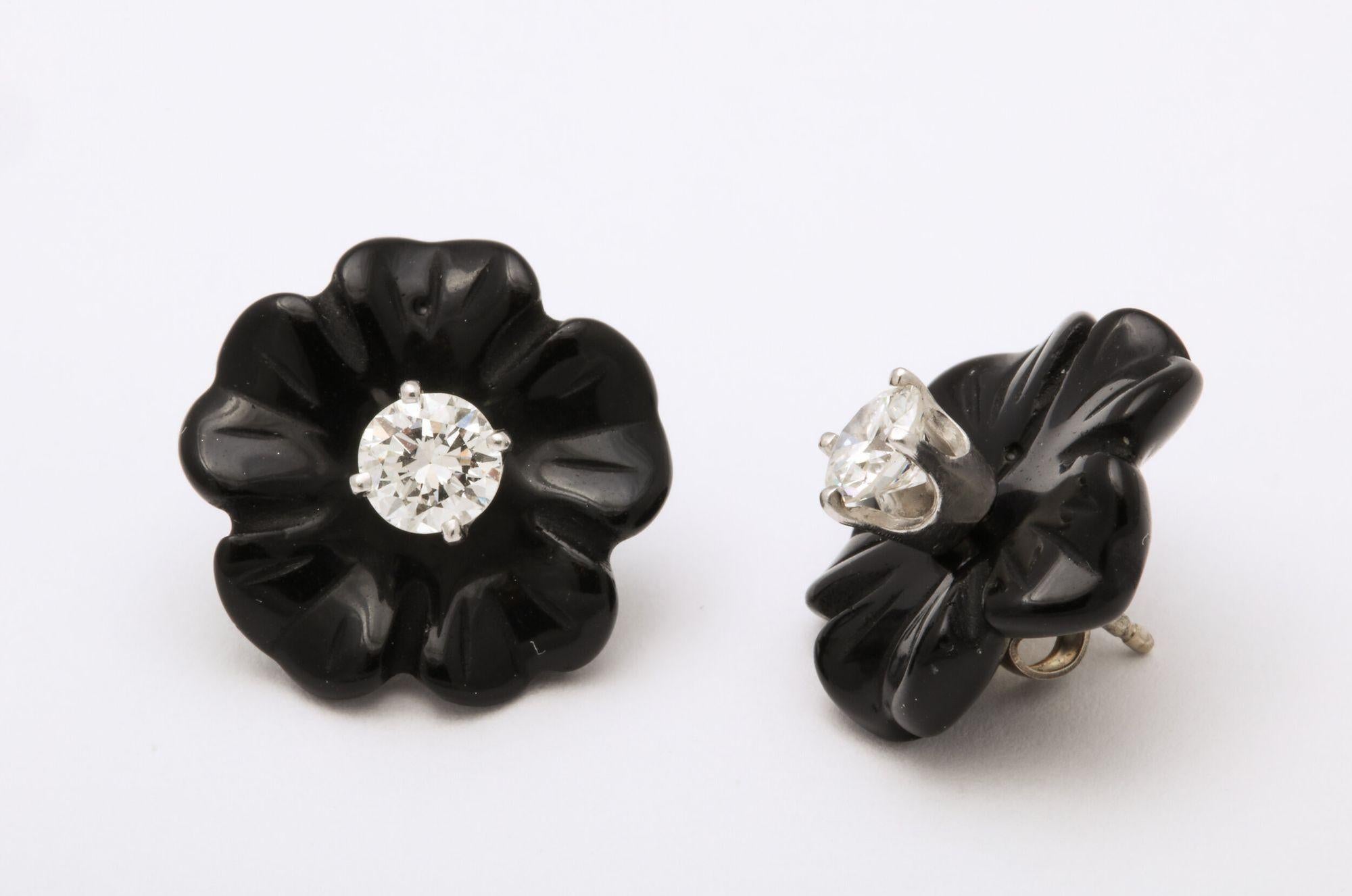 Diamond and Black Coral Earrings In Good Condition For Sale In New York, NY