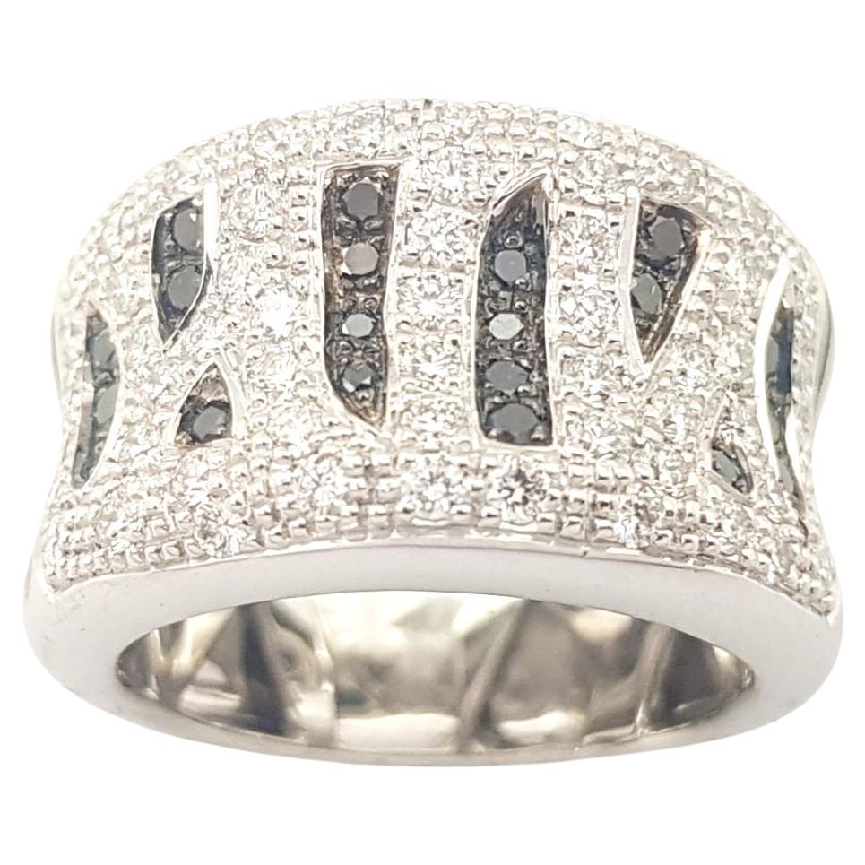 Diamond and Black Diamond Ring set in 18K White Gold Settings For Sale