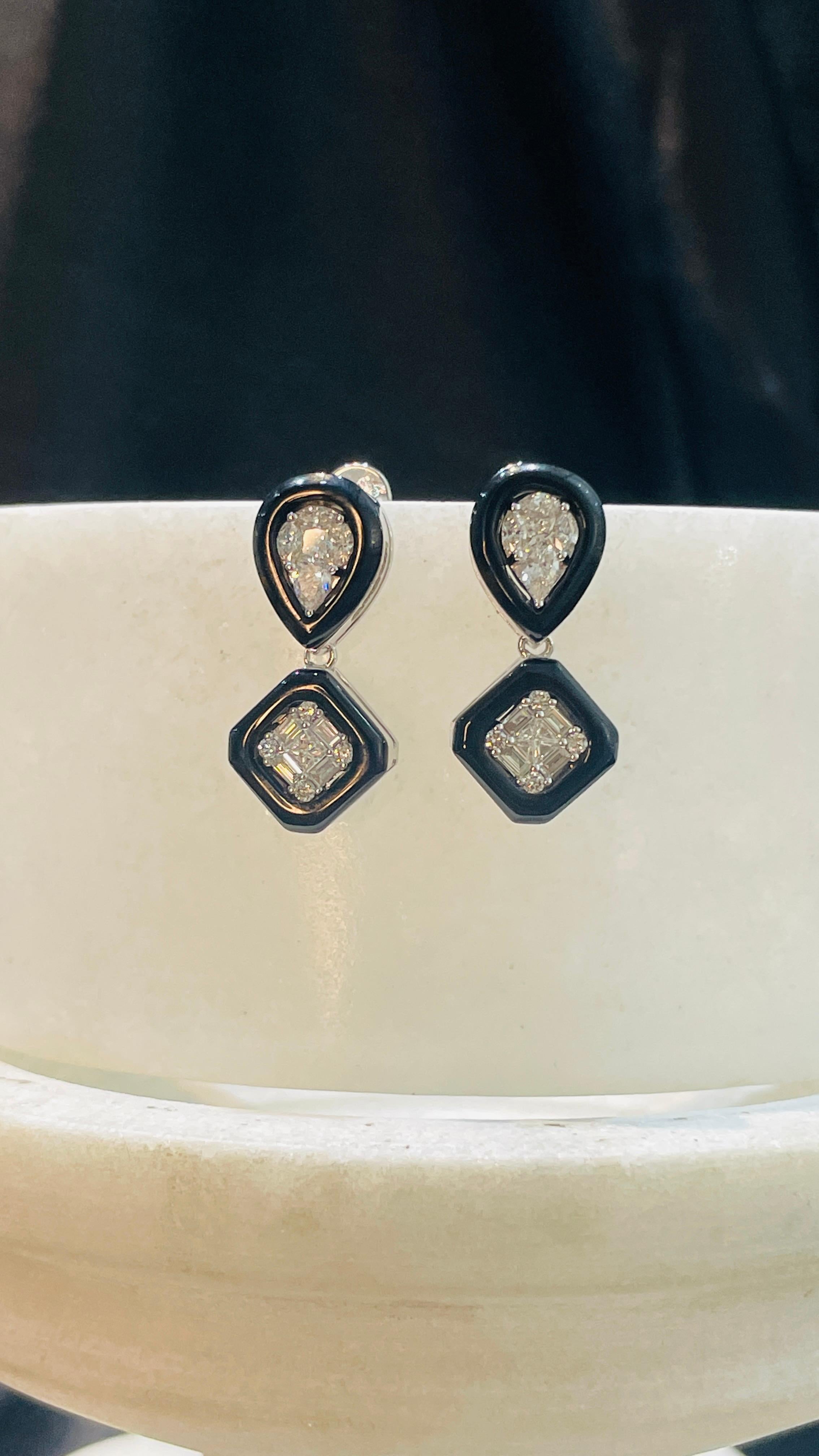 Diamond and Black Enamel Dangle Earrings in 18K White Gold In New Condition For Sale In Houston, TX